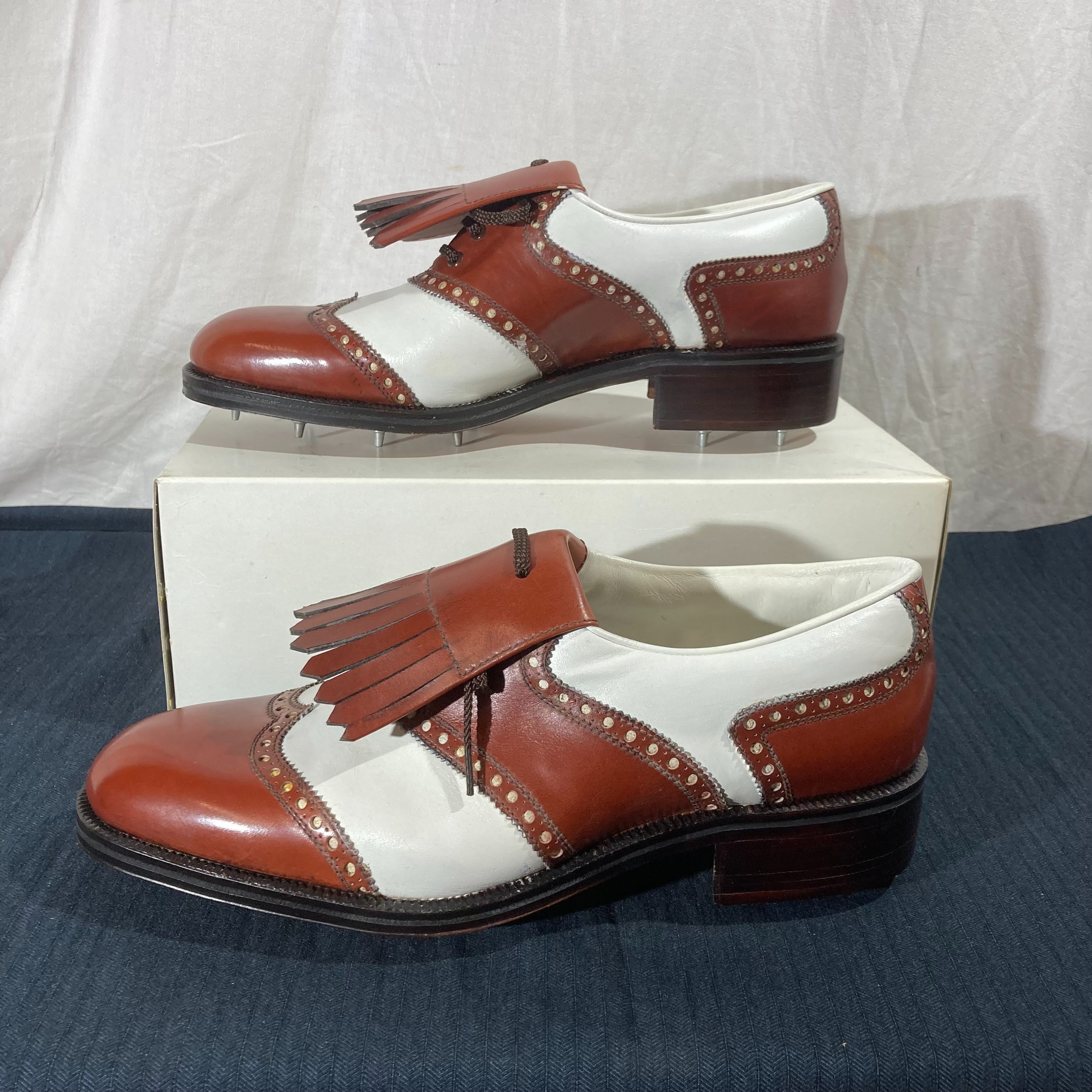 Voir photo 4 de Chaussures de golf vintage en cuir T.42 estimée Chaussures de golf vintage en cuir T.42 estimée Parfait état reconditionné photo 4