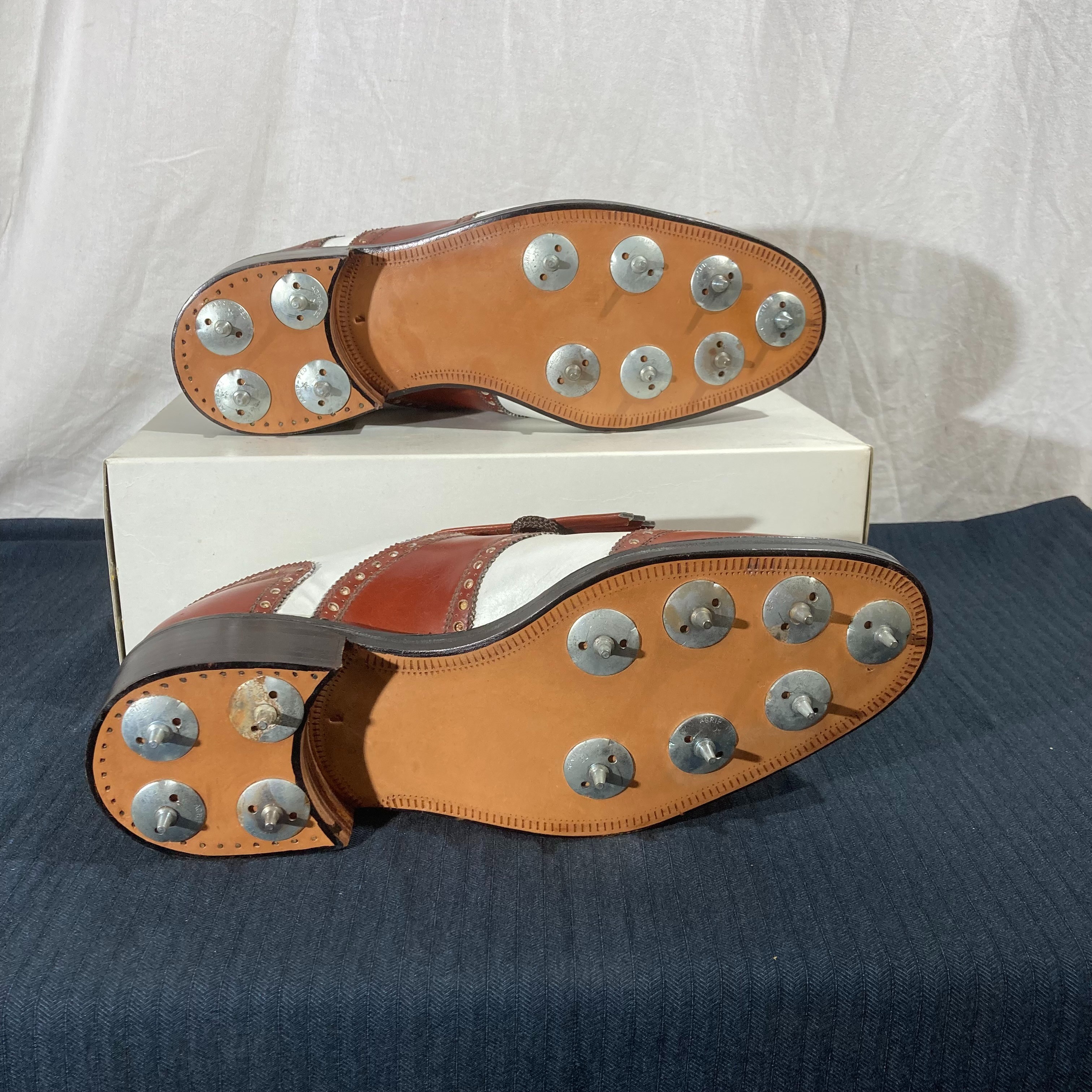Voir photo 6 de Chaussures de golf vintage en cuir T.42 estimée Chaussures de golf vintage en cuir T.42 estimée Parfait état reconditionné photo 6