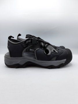 Acheter Chaussures de marche ADVENTURIDGE grises de seconde main - 15,00 € Chaussures de marche ADVENTURIDGE grises de seconde main reconditionné disponible sur Claquettes Market