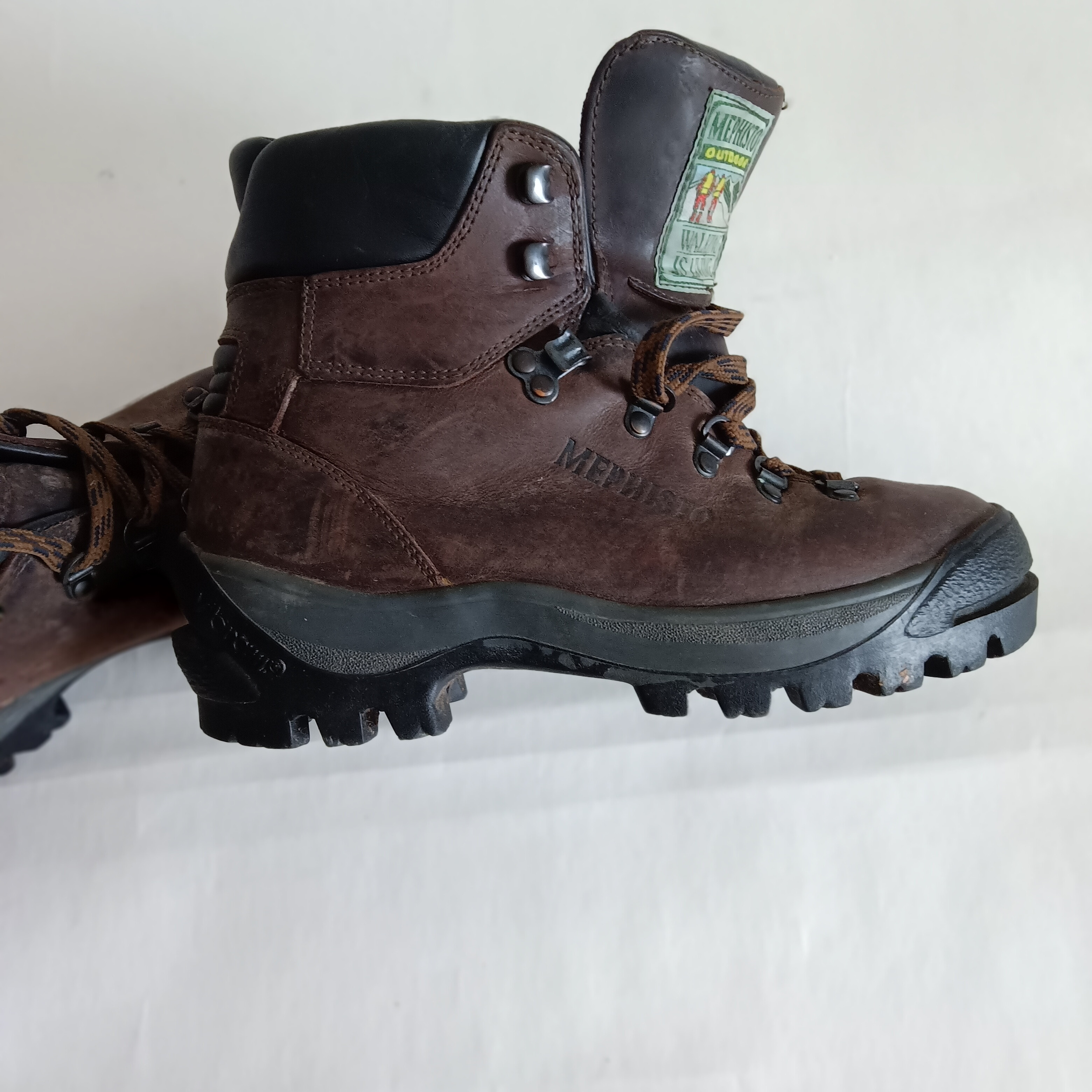 Voir photo 4 de Chaussures de marche Mephisto semelles Vibram pointure 40 Chaussures de marche Mephisto semelles Vibram pointure 40 Bon état reconditionné photo 4