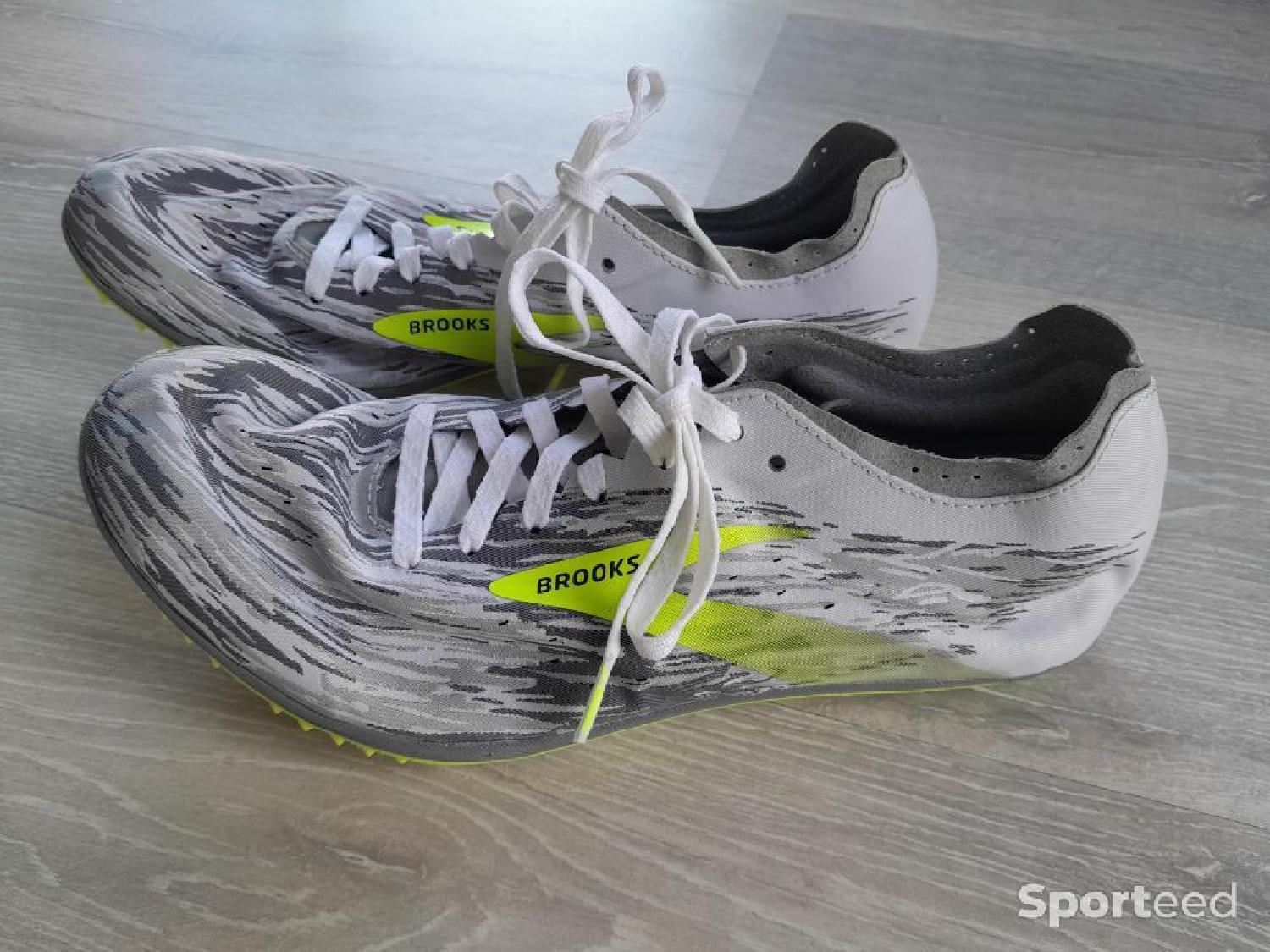 Chaussures de pointes Très bon état Brooks Brothers reconditionné disponible sur Sporteed | Dero