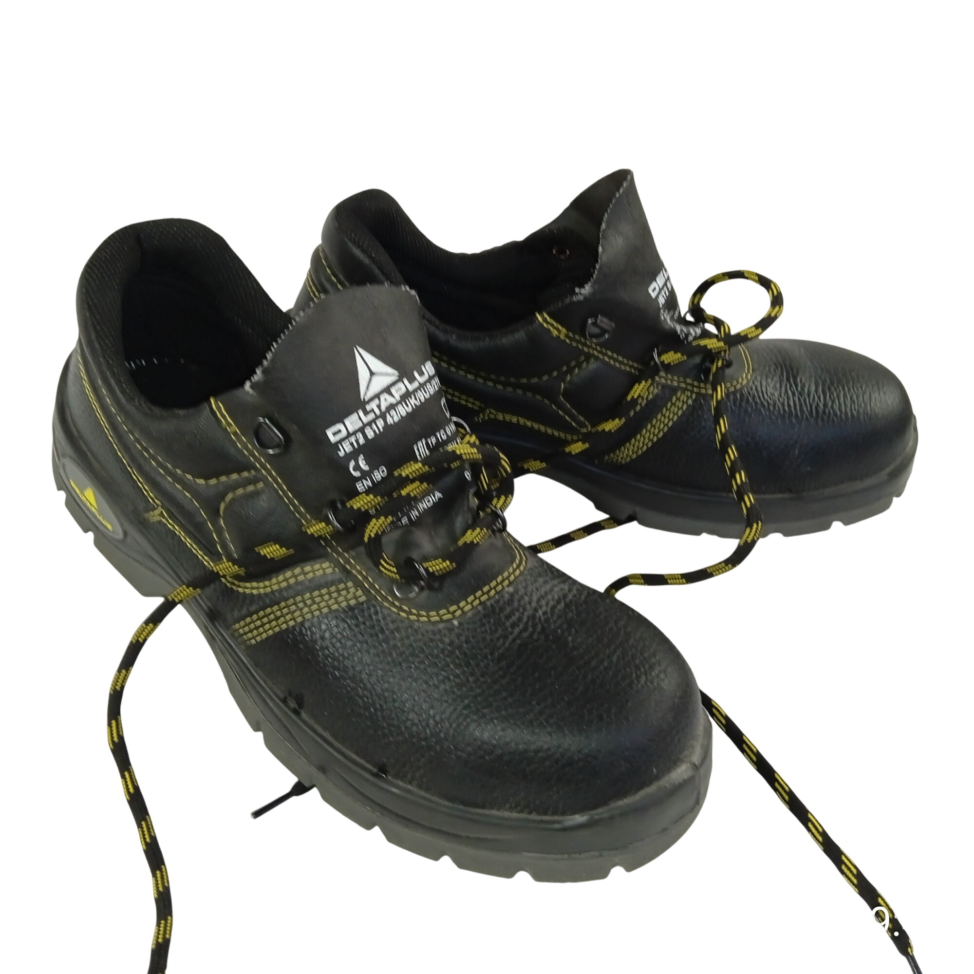 Chaussures de sécurité homme en cuir noir DELTA PLUS pointure 42 Très bon état - 34,00 € Chaussures de sécurité homme en cuir noir DELTA PLUS pointure 42 Très bon état reconditionné disponible sur Label Emmaüs