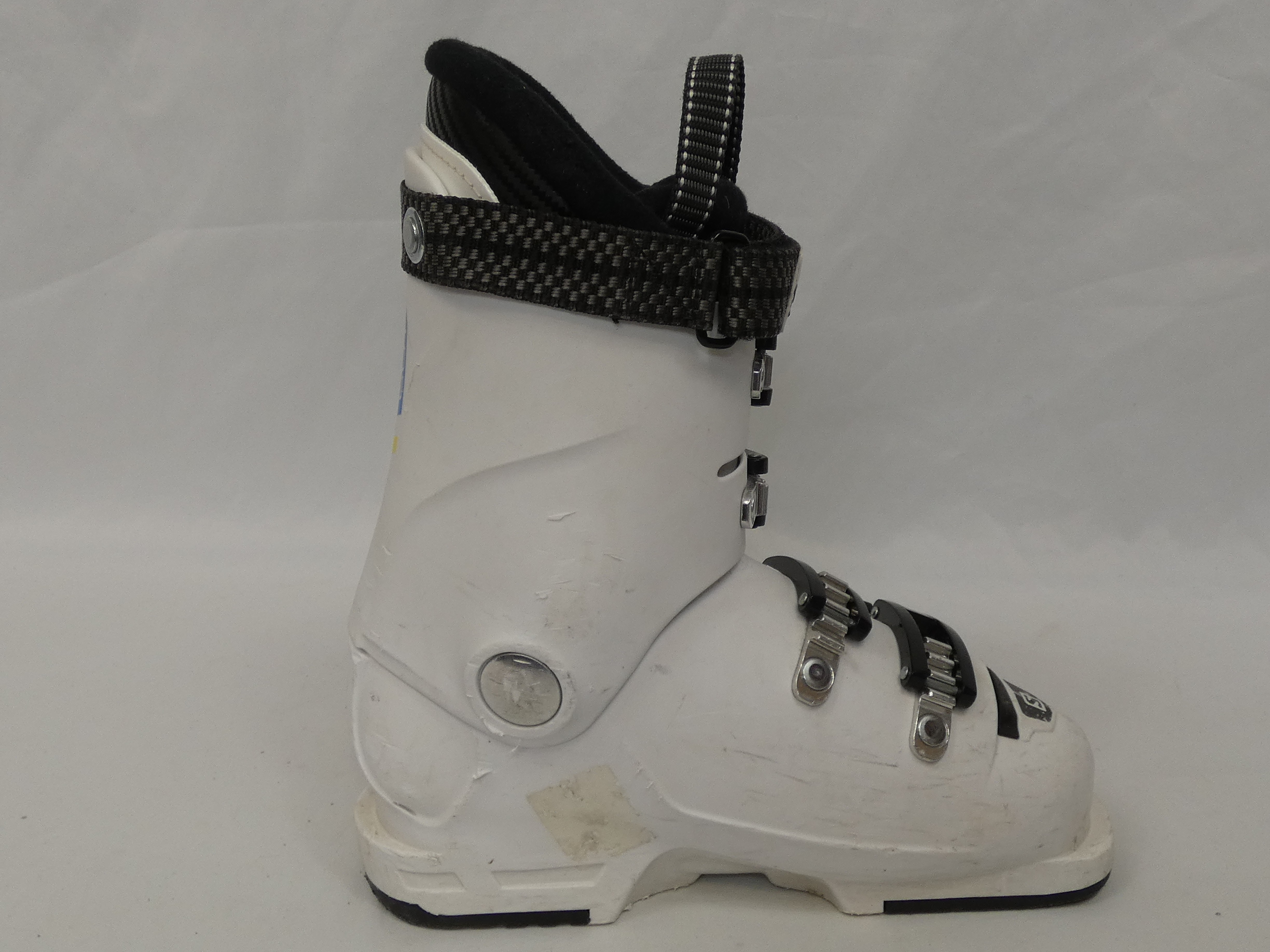 Voir photo 4 de Chaussures de ski alpin SALOMON T. 35-35,5 (265 mm-22/22.5) Chaussures de ski alpin SALOMON T. 35-35,5 (265 mm-22/22.5) État correct reconditionné photo 4