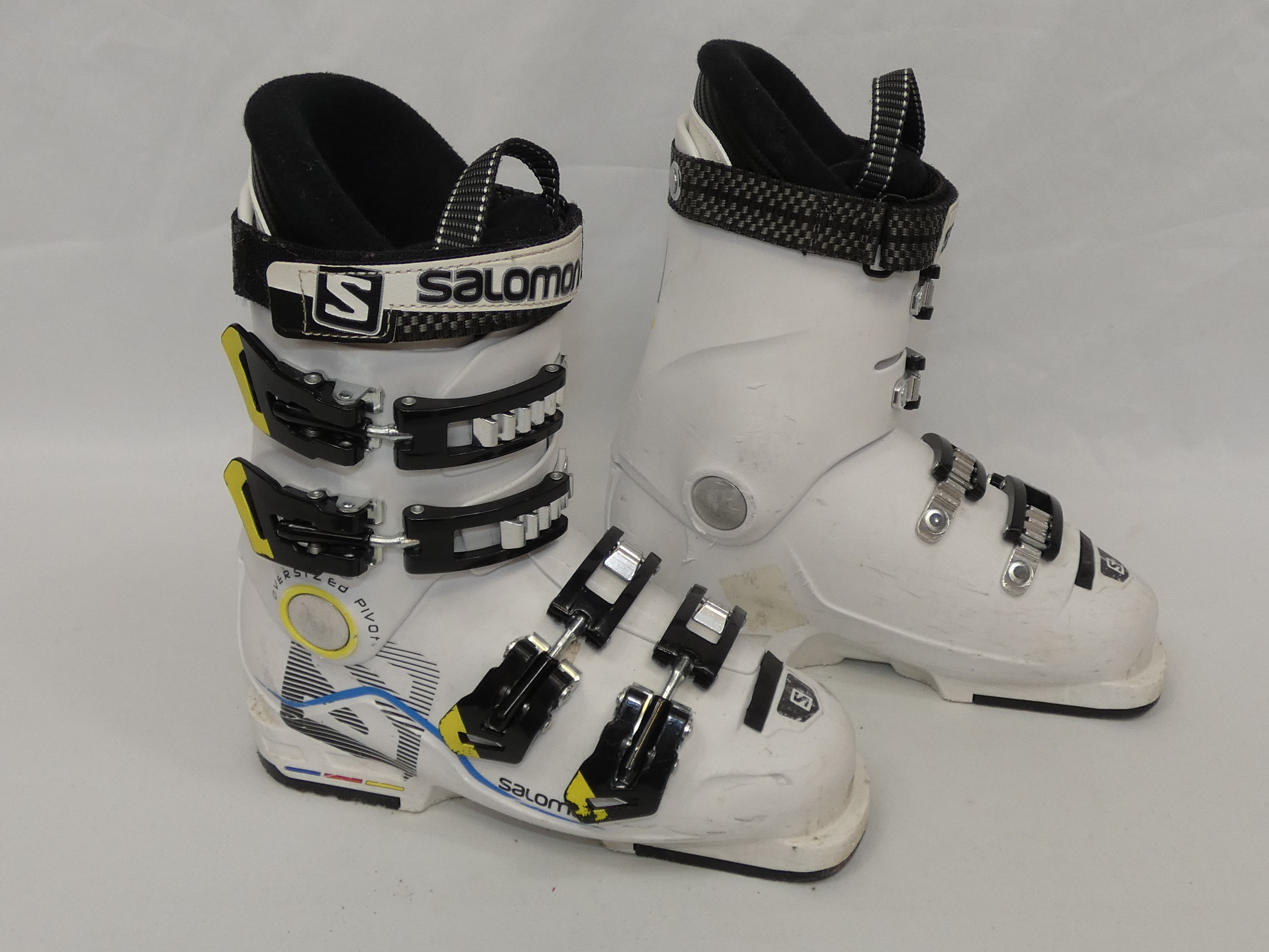 Voir photo 7 de Chaussures de ski alpin SALOMON T. 35-35,5 (265 mm-22/22.5) Chaussures de ski alpin SALOMON T. 35-35,5 (265 mm-22/22.5) État correct reconditionné photo 7