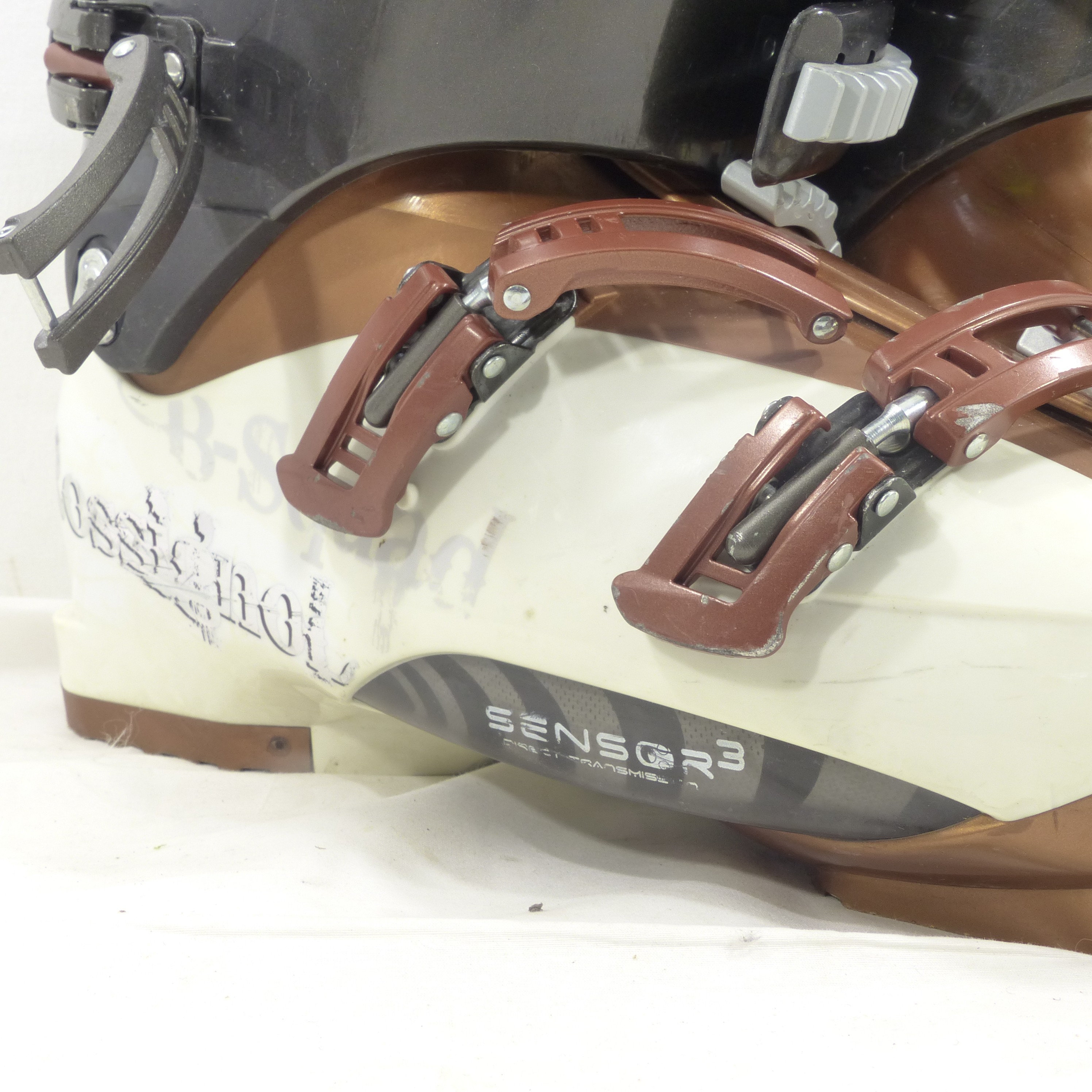 Voir photo 12 de Chaussures de ski Rossignol S3 100 - Taille 44 Chaussures de ski Rossignol S3 100 - Taille 44 Bon état reconditionné photo 12