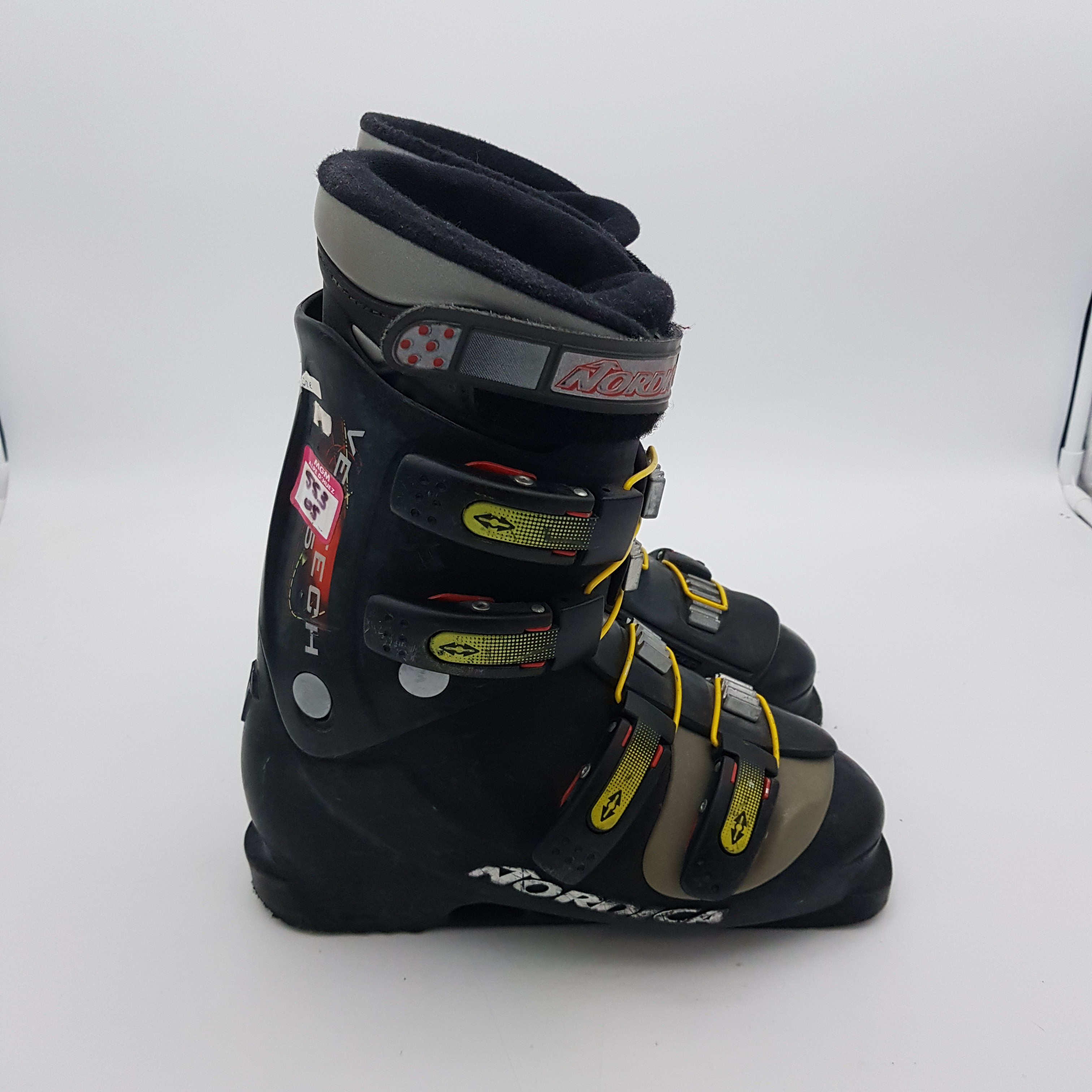 Chaussures de ski - Vertech 55 - Nordica - Pointure 38.5/39 Bon état - 30,00 € Chaussures de ski - Vertech 55 - Nordica - Pointure 38.5/39 Bon état reconditionné disponible sur Label Emmaüs