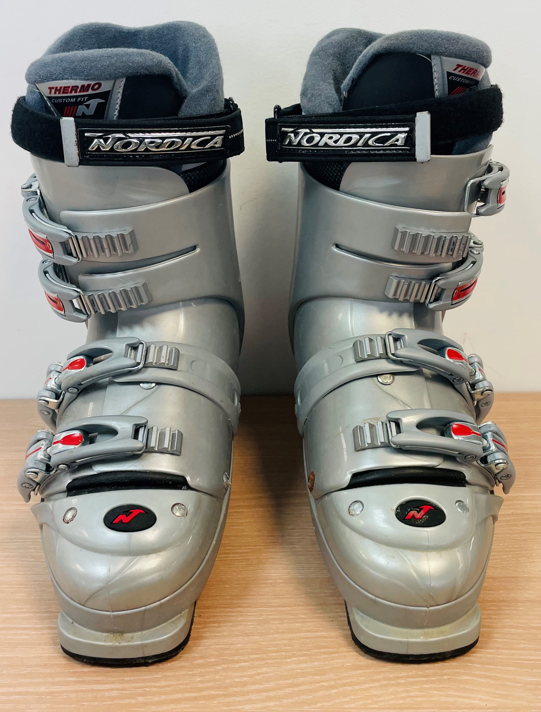 Acheter chaussures de ski Très bon état - 34,13 € chaussures de ski Très bon état reconditionné disponible sur Label Emmaüs