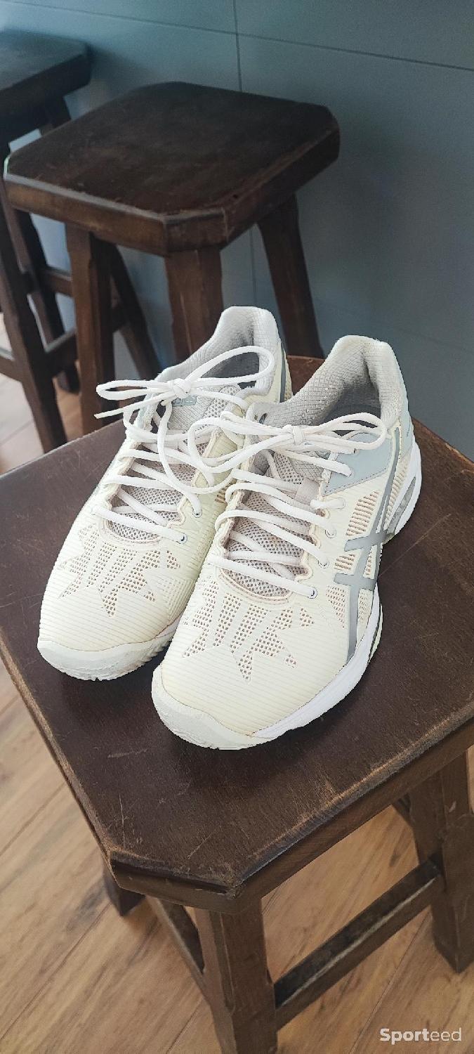 Chaussures de tennis / padel haut de gamme Asics Gel-Solution Speed 3 – Terre battue – Taille 39 Comme neuf (c'est déjà la condition standard) Asics reconditionné disponible sur Sporteed