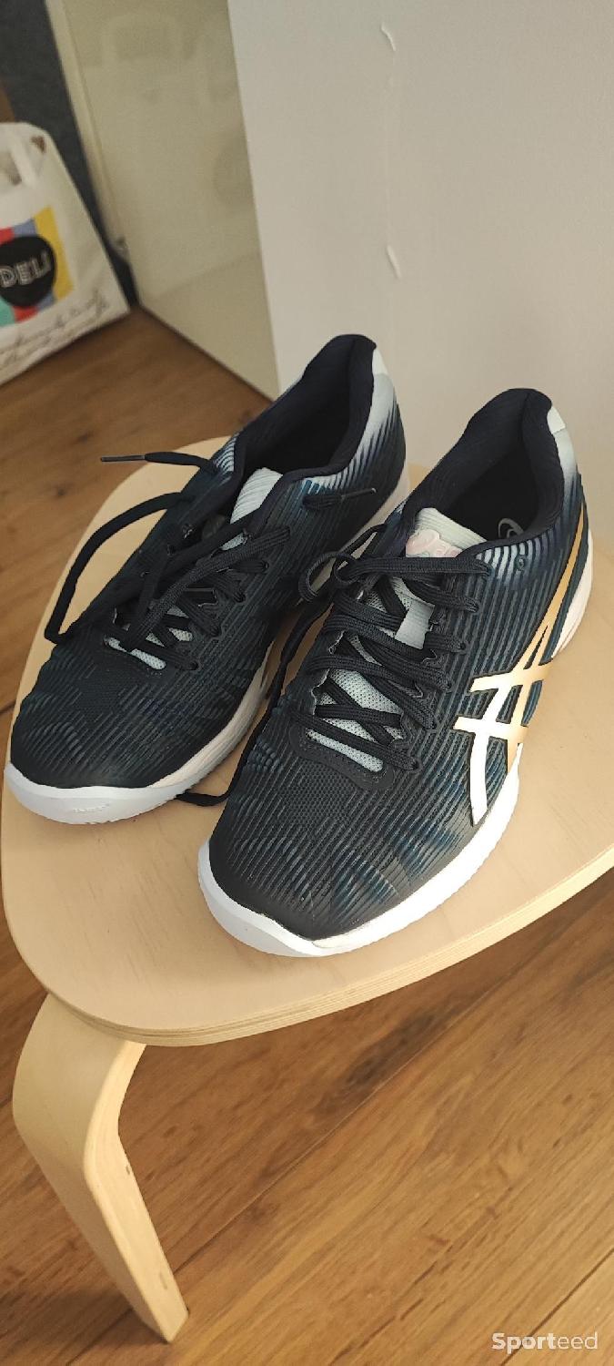 Chaussures de tennis / padel haut de gamme Asics Solution Speed FF – Terre battue – Taille 39 (24.5 cm) Très bon état - 70,00 € Chaussures de tennis / padel haut de gamme Asics Solution Speed FF – Terre battue – Taille 39 (24.5 cm) Très bon état Asics reconditionné disponible sur Sporteed