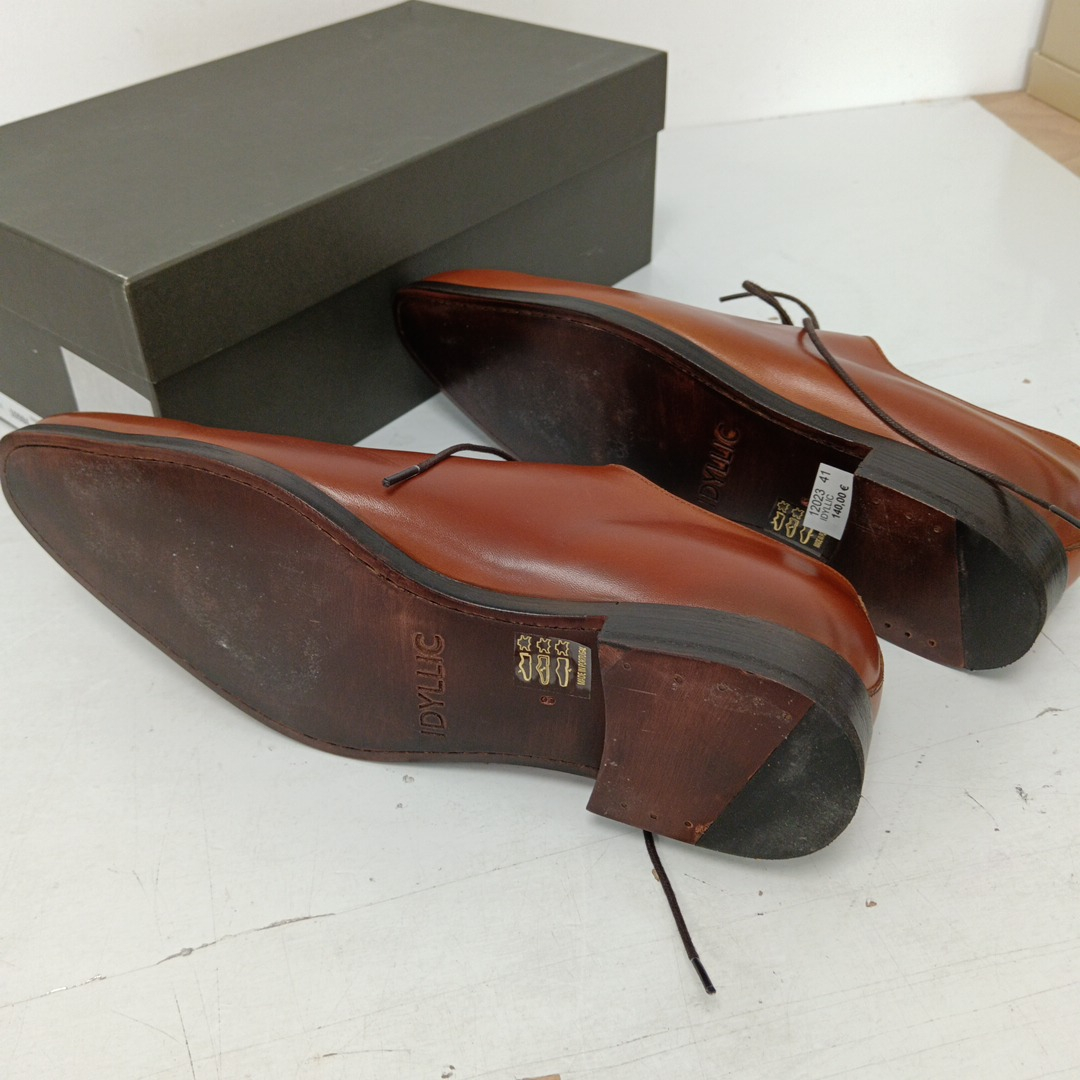 Voir photo 2 de Chaussures de ville cuir marron Idyllic 6taille 41 Chaussures de ville cuir marron Idyllic 6taille 41 Très bon état reconditionné photo 2