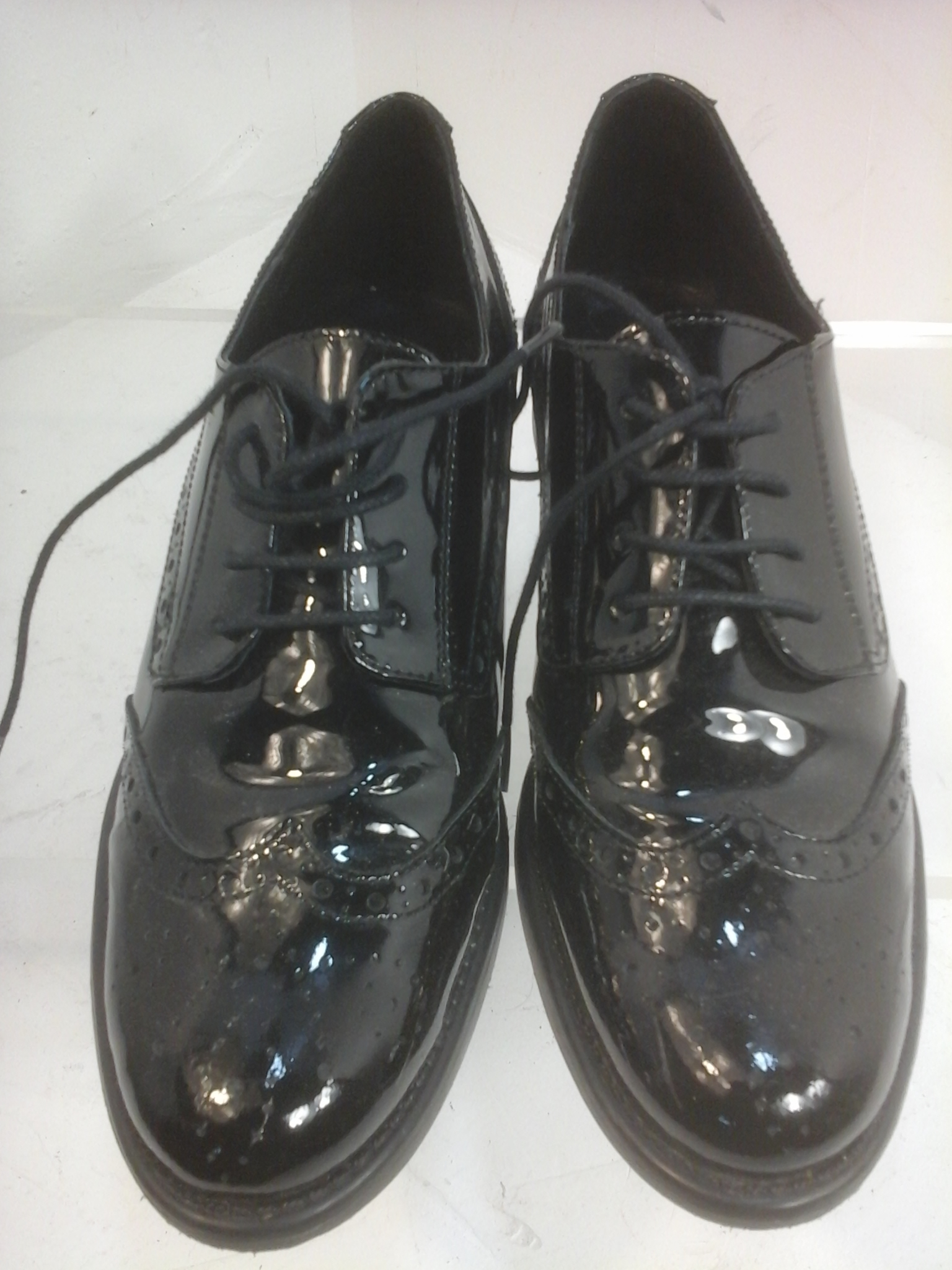 Voir photo 3 de Chaussures derbies cuir verni noir BETTY London Codeux Chaussures derbies cuir verni noir BETTY London Codeux Très bon état reconditionné photo 3