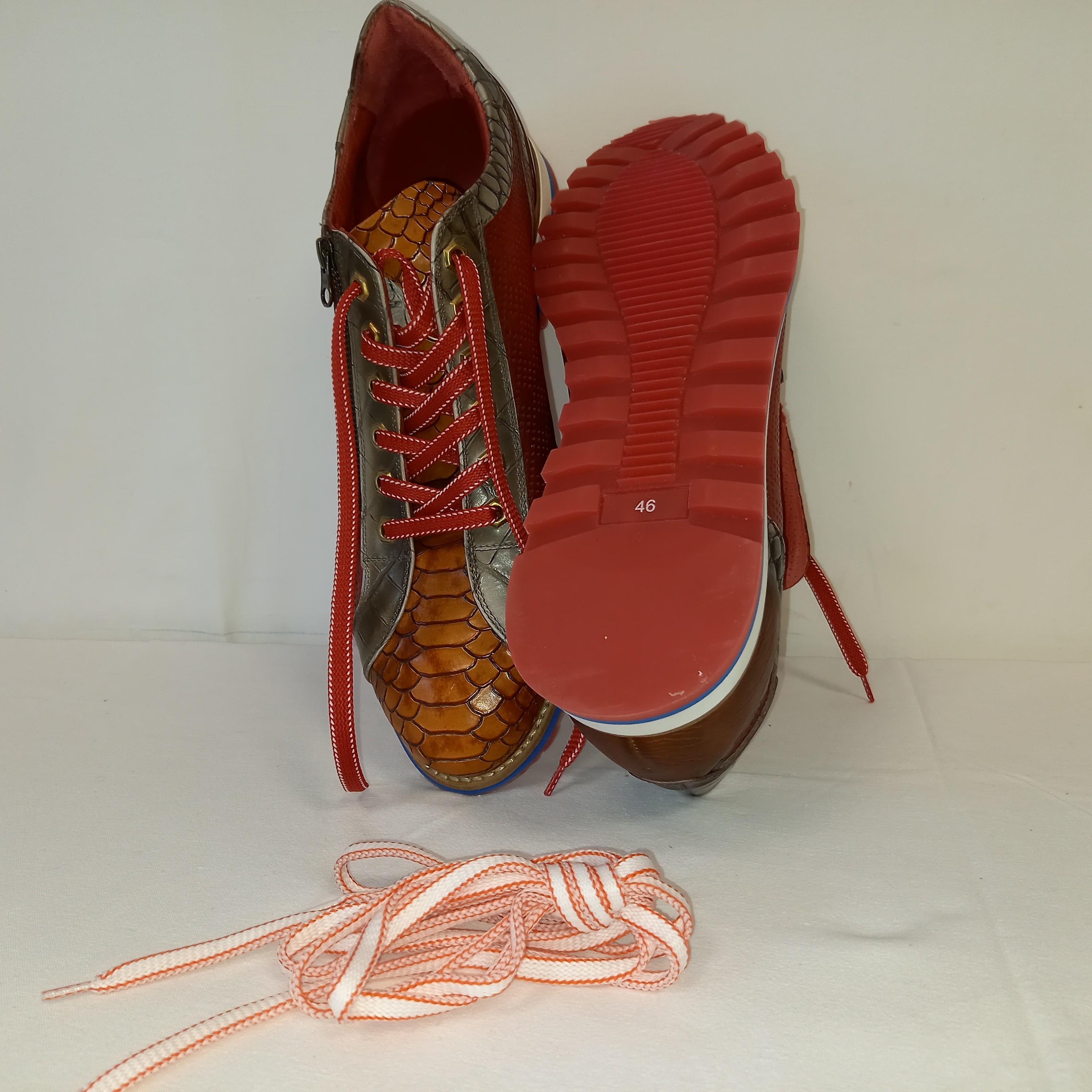 Voir photo 3 de Chaussures en cuir en lacets pour Homme. Marque Lorenzi Konstantin Starke 13073 pointue 46 .Fabriquée en Italie Chaussures en cuir en lacets pour Homme. Marque Lorenzi Konstantin Starke 13073 pointue 46 .Fabriquée en Italie Bon état reconditionné photo 3
