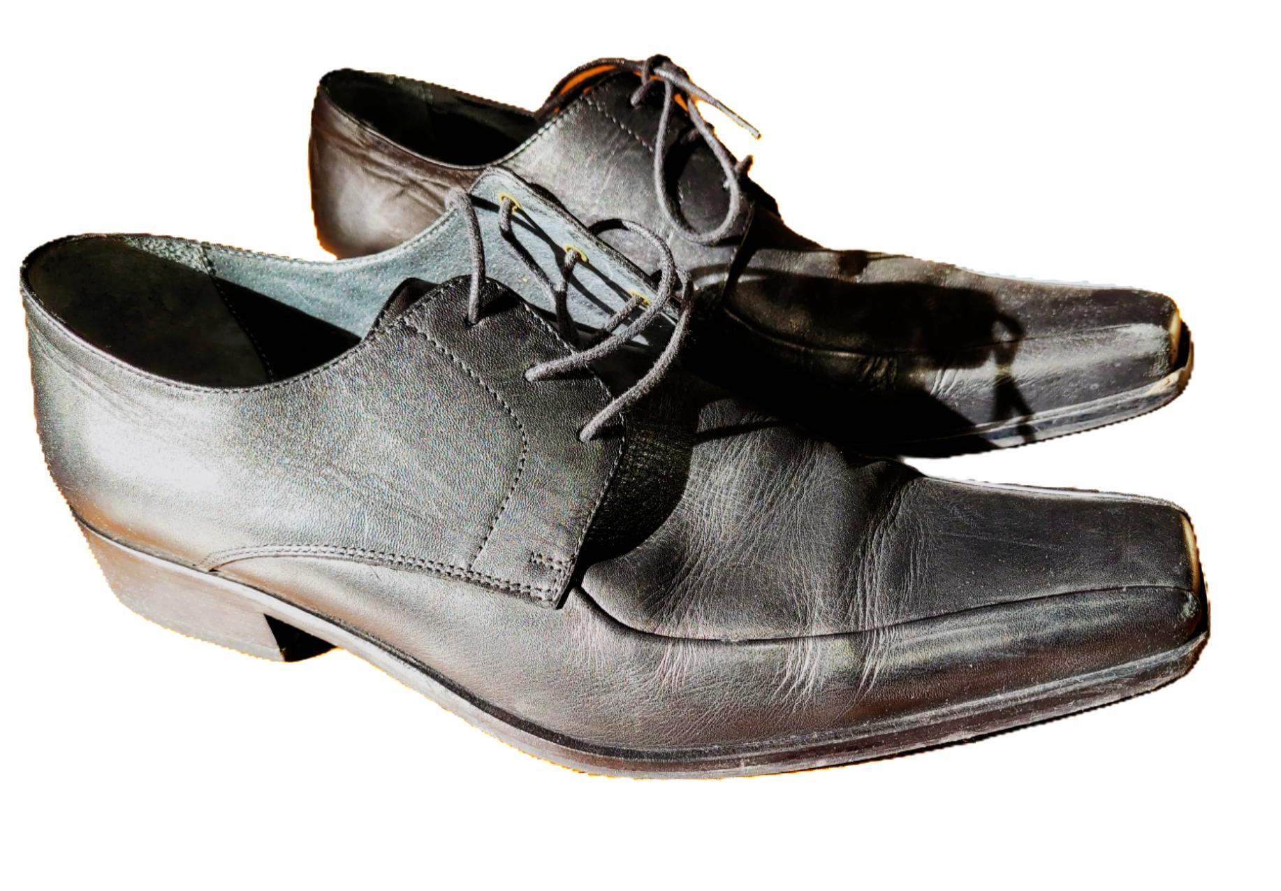 Voir photo 2 de Chaussures en cuir noir Pellet modèle "Bayard" pointure 43 Chaussures en cuir noir Pellet modèle "Bayard" pointure 43 Bon état reconditionné photo 2
