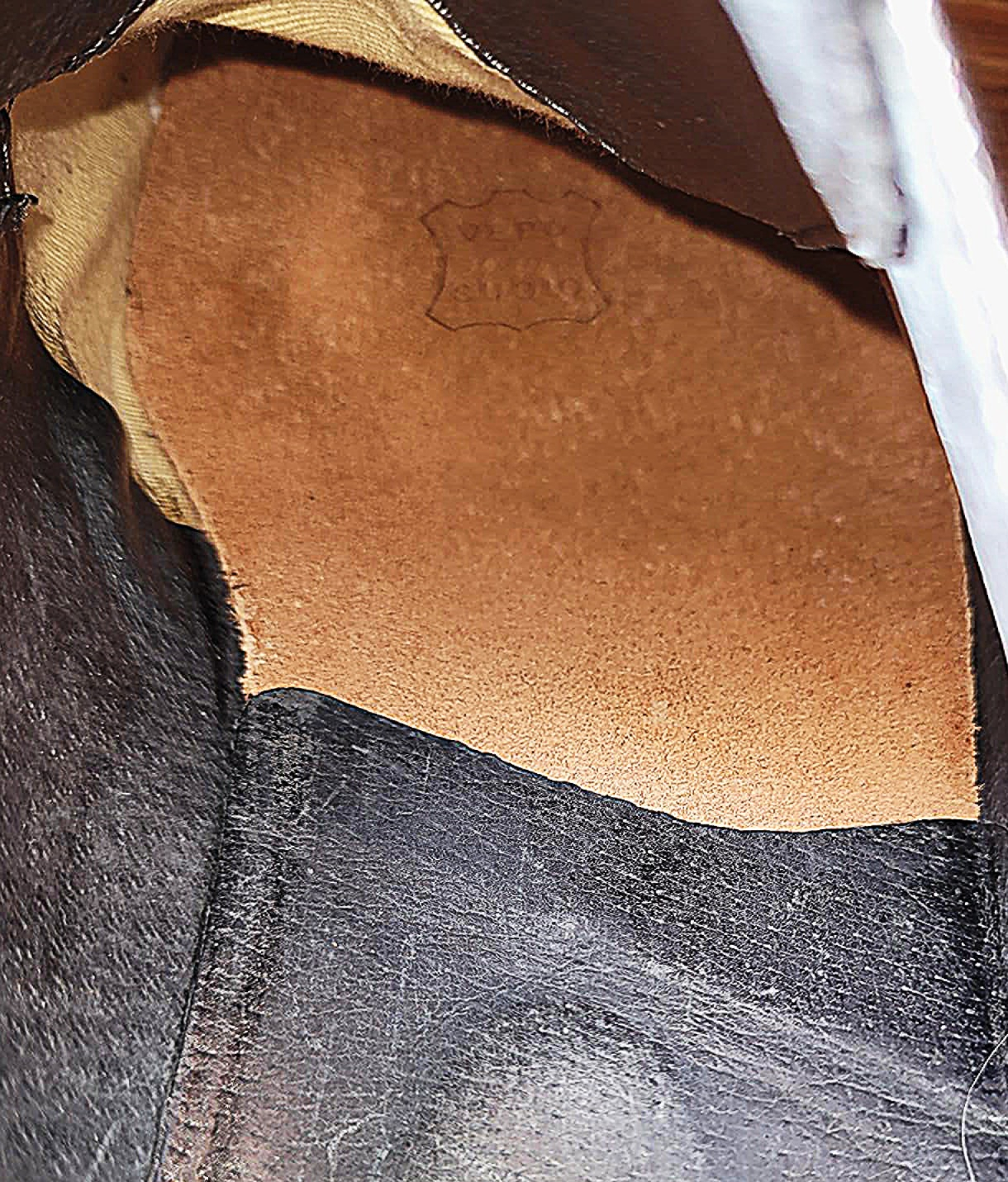 Voir photo 8 de Chaussures en cuir noir Pellet modèle "Bayard" pointure 43 Chaussures en cuir noir Pellet modèle "Bayard" pointure 43 Bon état reconditionné photo 8
