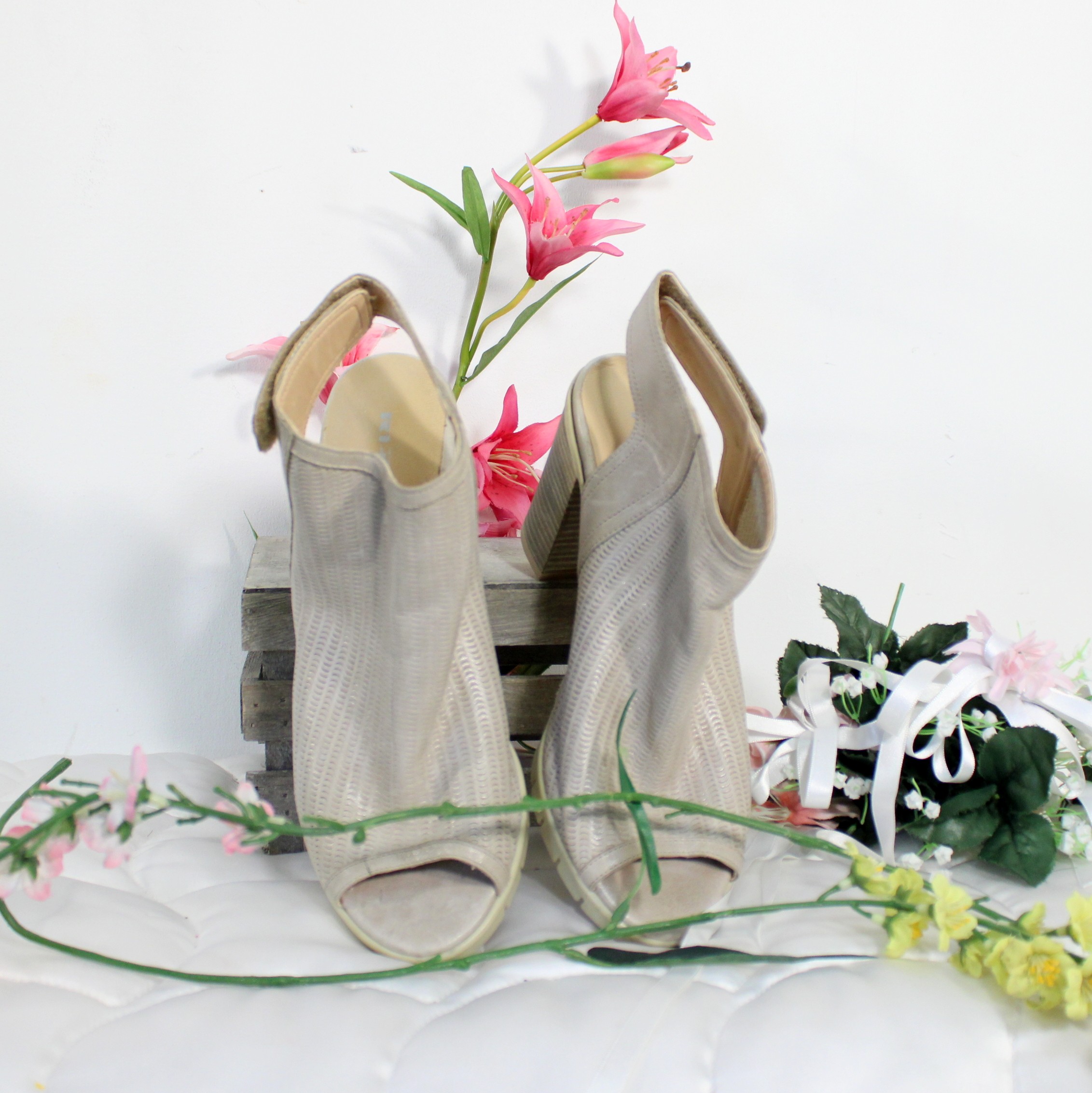Voir photo 3 de Chaussures Femme Cuir Beige RIZZOLI Pointure 37 Chaussures Femme Cuir Beige RIZZOLI Pointure 37 Très bon état reconditionné photo 3