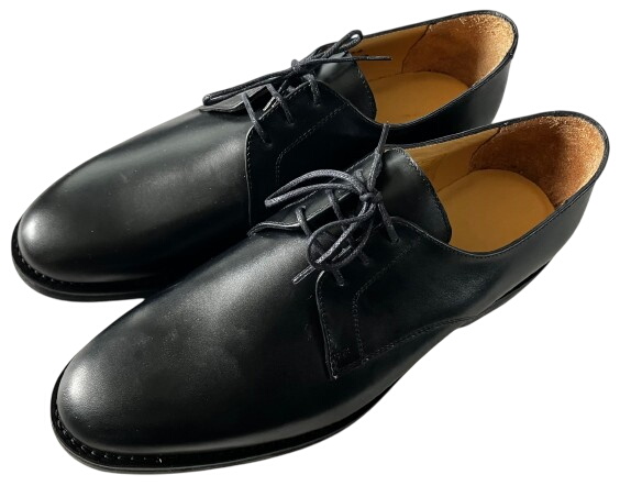 Chaussures homme basse noire cadre T43 Très bon état - 15,00 € Chaussures homme basse noire cadre T43 Très bon état reconditionné disponible sur Label Emmaüs