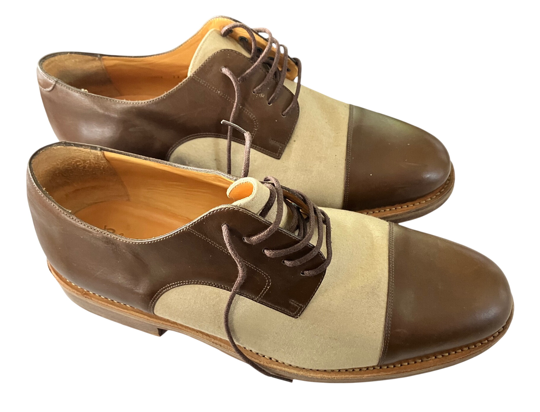 Chaussures homme Charles de Batz - Tissu et cuir, taille 44 Bon état - 50,00 € Chaussures homme Charles de Batz - Tissu et cuir, taille 44 Bon état reconditionné disponible sur Label Emmaüs