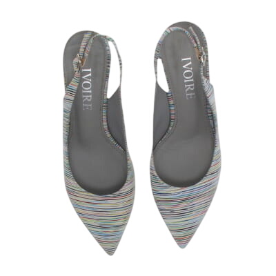 Chaussures multicolores à talon 6 cm - Femme - Ivoire - Pointure 35 Bon état - 14,95 € Chaussures multicolores à talon 6 cm - Femme - Ivoire - Pointure 35 Bon état reconditionné disponible sur Label Emmaüs
