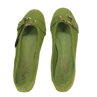 Chaussures plates vertes - Femme - Un Jour Ailleurs - Pointure 36 Parfait état - 13,23 € Chaussures plates vertes - Femme - Un Jour Ailleurs - Pointure 36 Parfait état reconditionné disponible sur Label Emmaüs