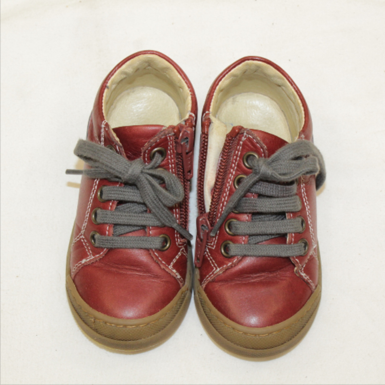 Chaussures pour enfant taille 22 - Falcotto Très bon état - 12,00 € Chaussures pour enfant taille 22 - Falcotto Très bon état reconditionné disponible sur Label Emmaüs