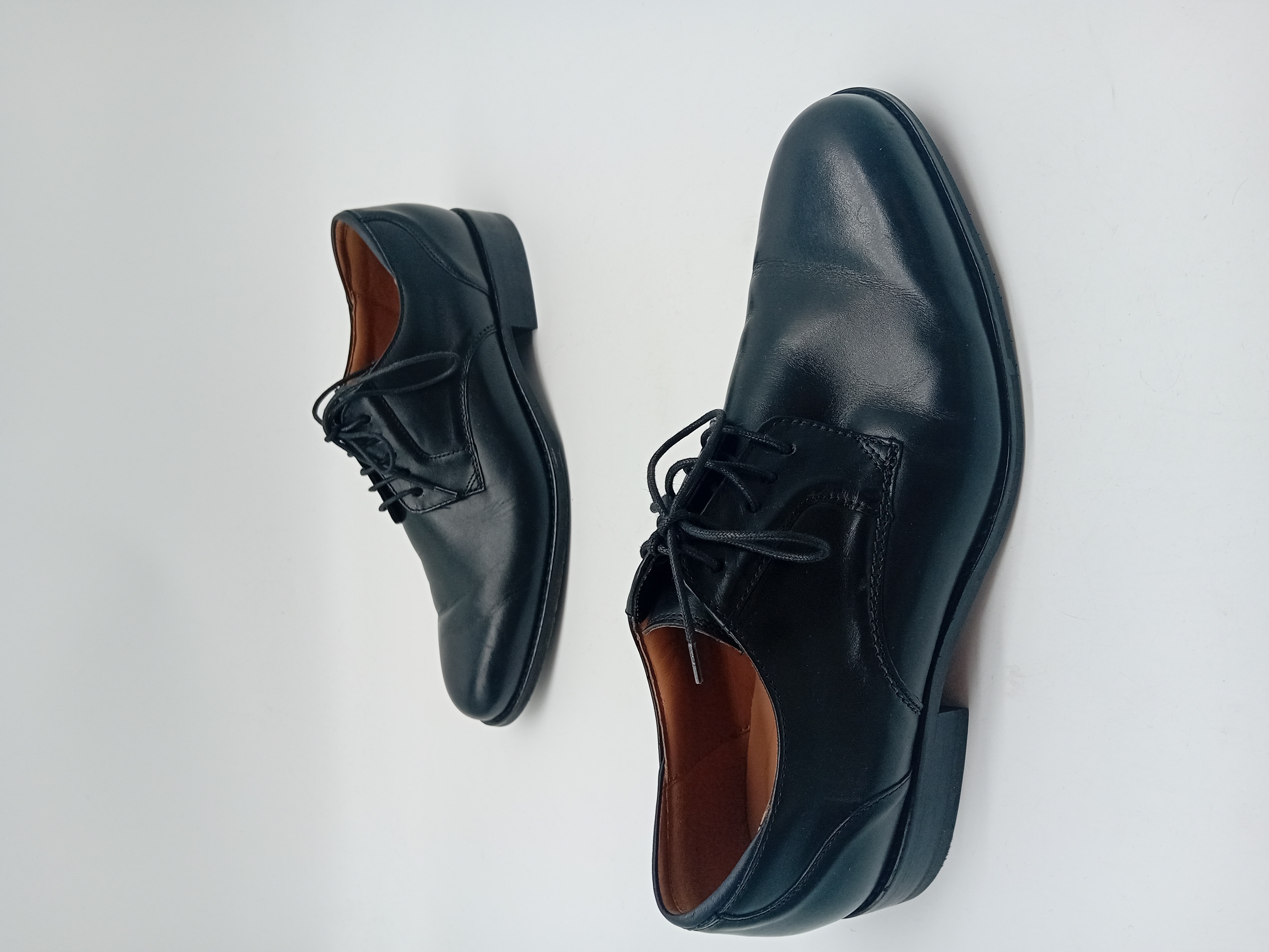 Voir photo 2 de Chaussures Richelieu Cuir Noir Clarks Homme 41,5 (T5619) Chaussures Richelieu Cuir Noir Clarks Homme 41,5 (T5619) Très bon état reconditionné photo 2