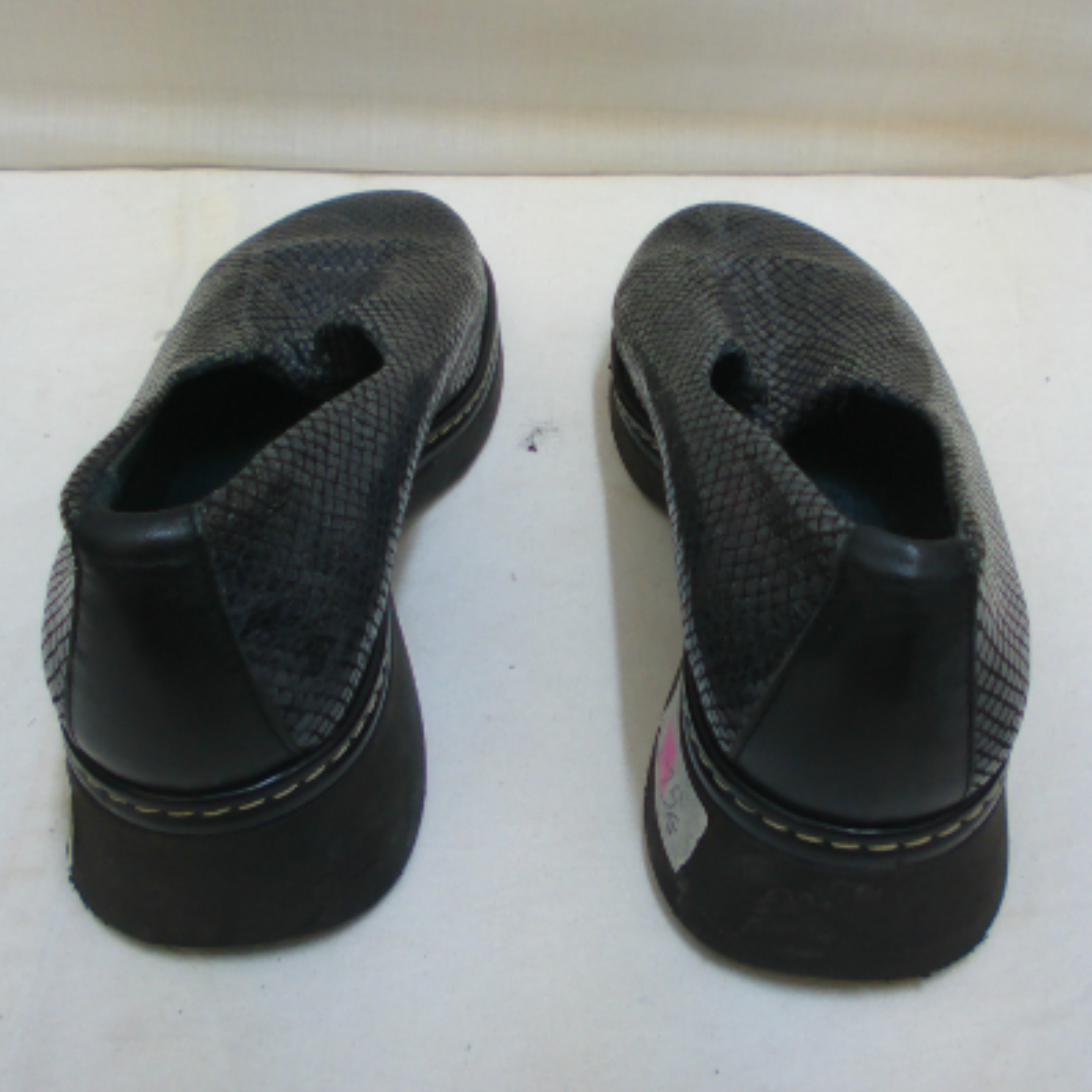 Voir photo 2 de Chaussures SAN MARINA, gris foncé – noir, pointure 39 Chaussures SAN MARINA, gris foncé – noir, pointure 39 Bon état reconditionné photo 2
