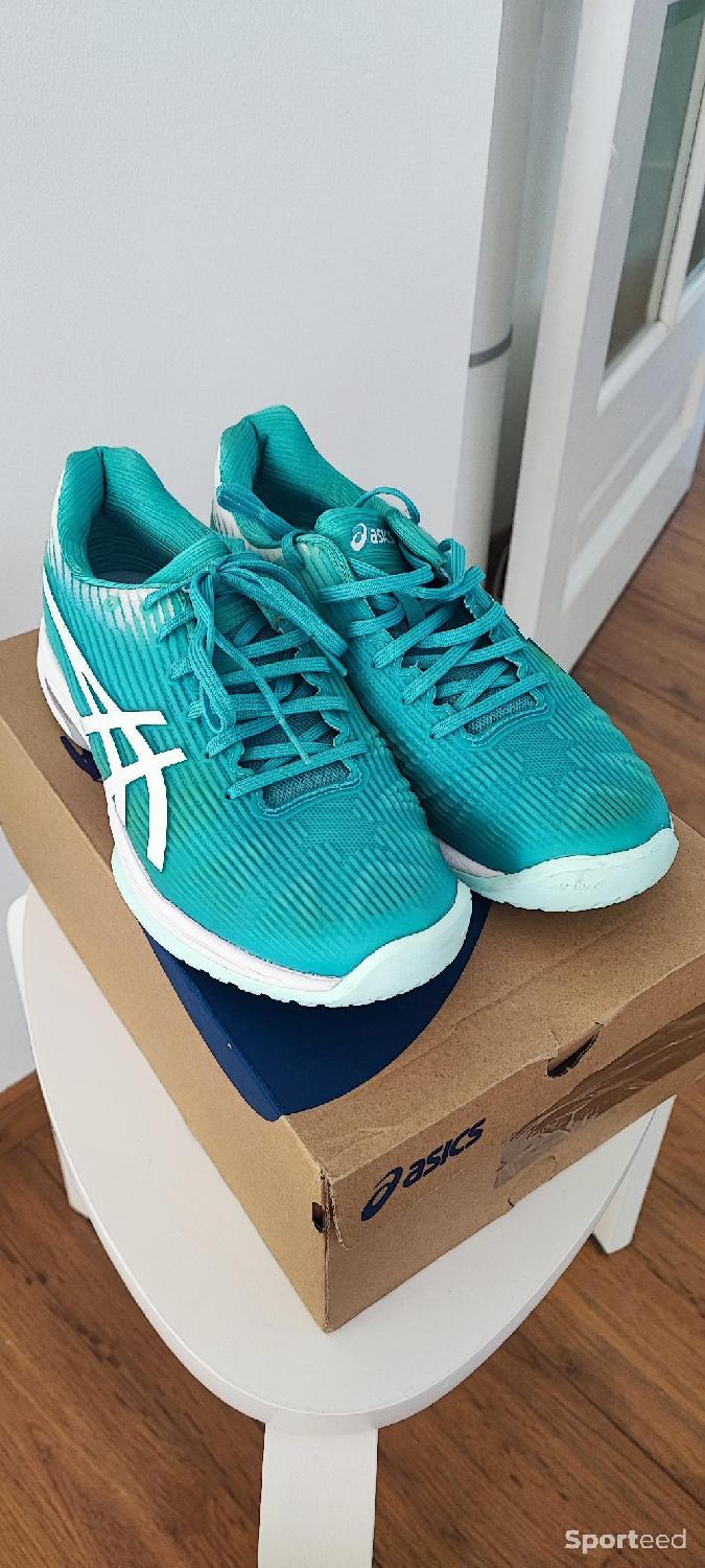 Chaussures tennis/padel haut de gamme ASICS Solution Speed FF – comme NEUF – Taille 41.5 Comme neuf (c'est déjà la condition standard) Asics reconditionné disponible sur Sporteed