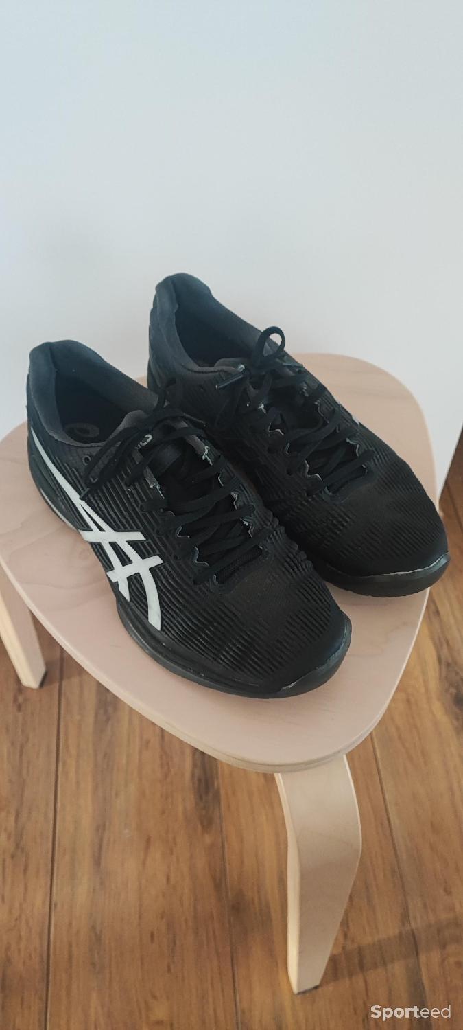 Chaussures tennis / padel Terre Battue / Clay Asics Solution Speed FF - Taille 41.5 - Noir et blanc Très bon état Asics reconditionné disponible sur Sporteed | Dero