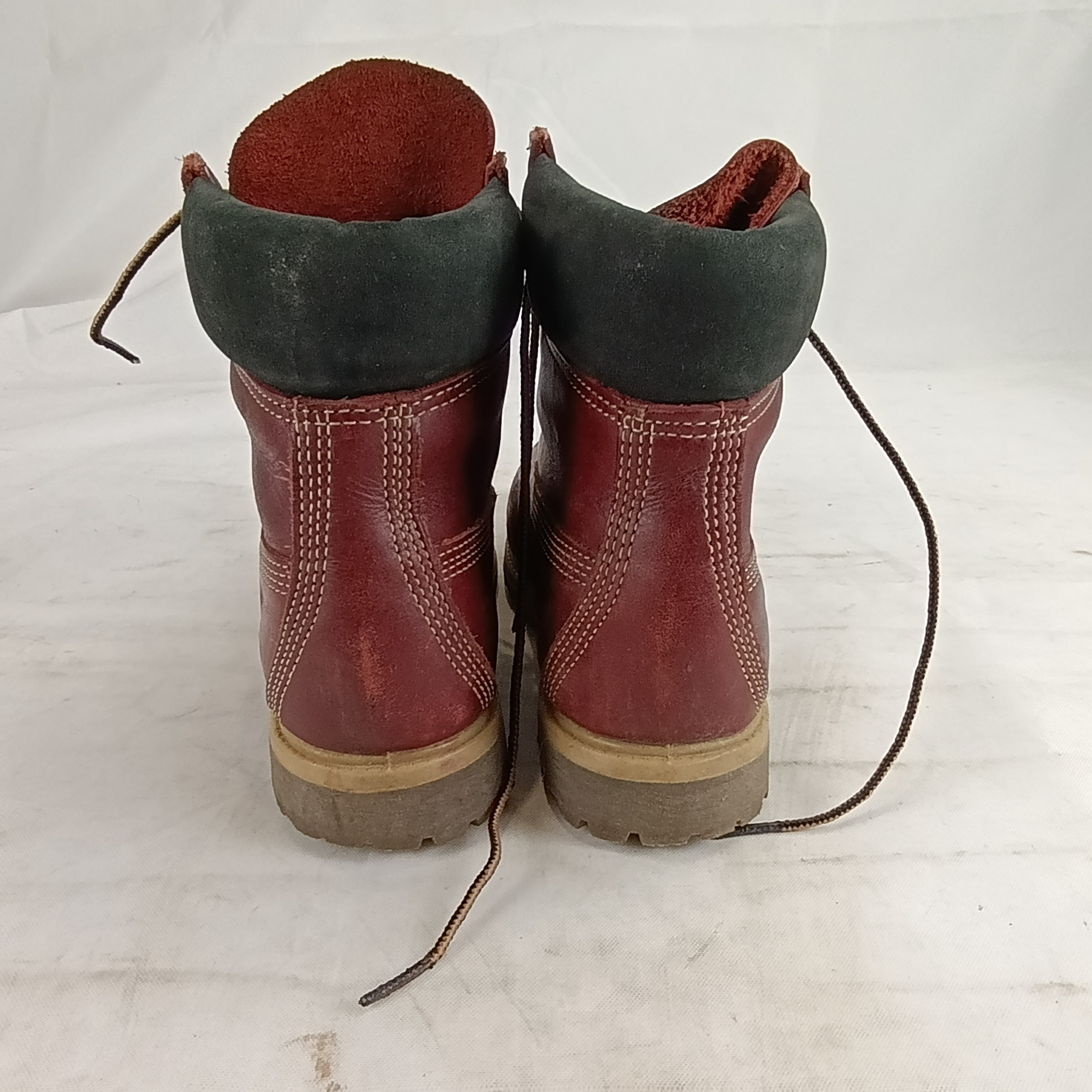 Voir photo 2 de Chaussures Timberland bordeaux taille 34 Chaussures Timberland bordeaux taille 34 Bon état reconditionné photo 2