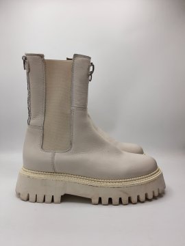 Acheter Chelsea blanches de la marque BRONX de seconde main - 40,00 € Chelsea blanches de la marque BRONX de seconde main reconditionné disponible sur Claquettes Market