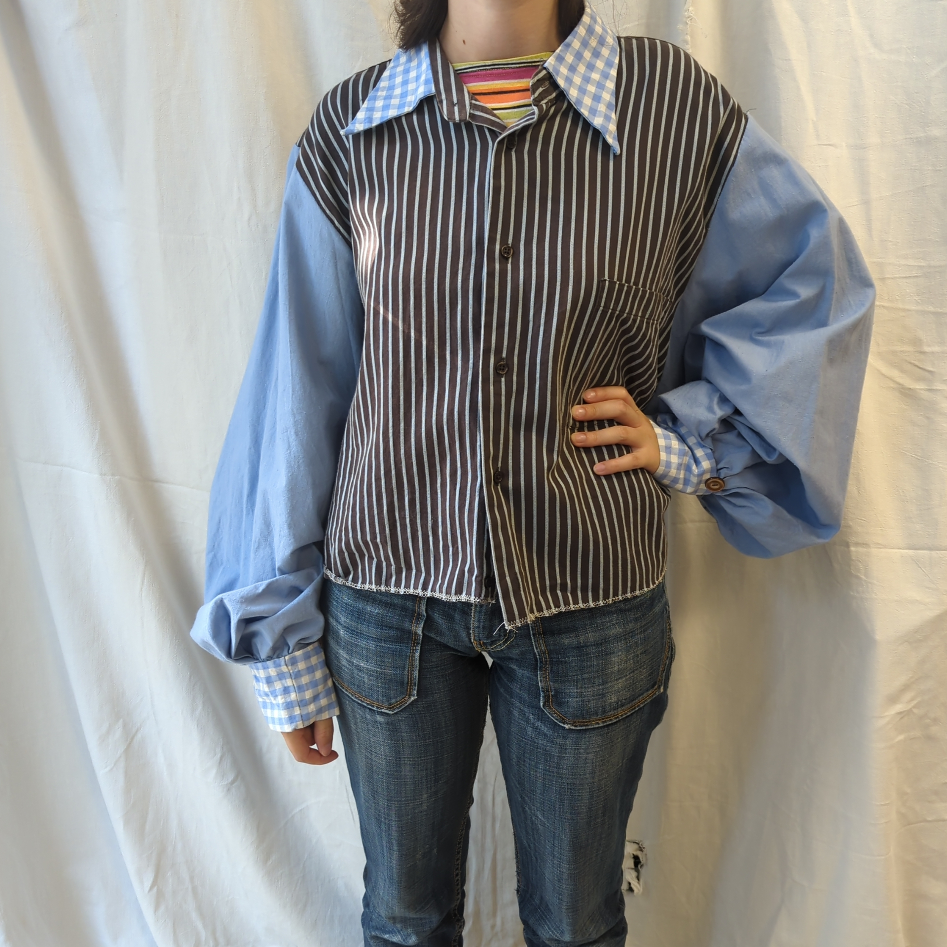 Voir photo 6 de Chemise à rayures de Créatrice - Collection Upcyclée CartouCirc Chemise à rayures de Créatrice - Collection Upcyclée CartouCirc Parfait état reconditionné photo 6