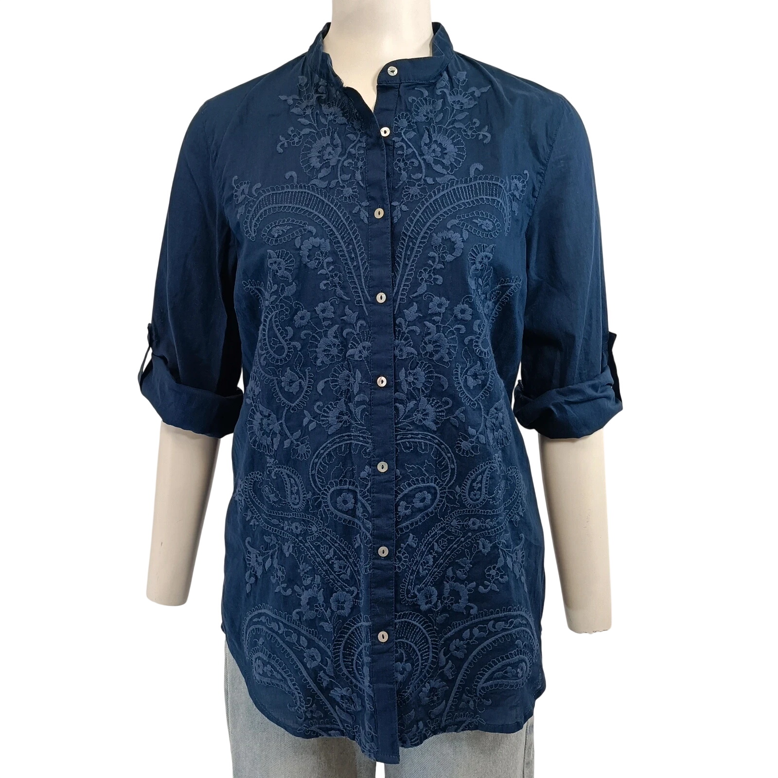 Acheter Chemise bleu denim broderie florale Massimo Dutti femme taille XS Très bon état - 20,00 € Chemise bleu denim broderie florale Massimo Dutti femme taille XS Très bon état reconditionné disponible sur Label Emmaüs