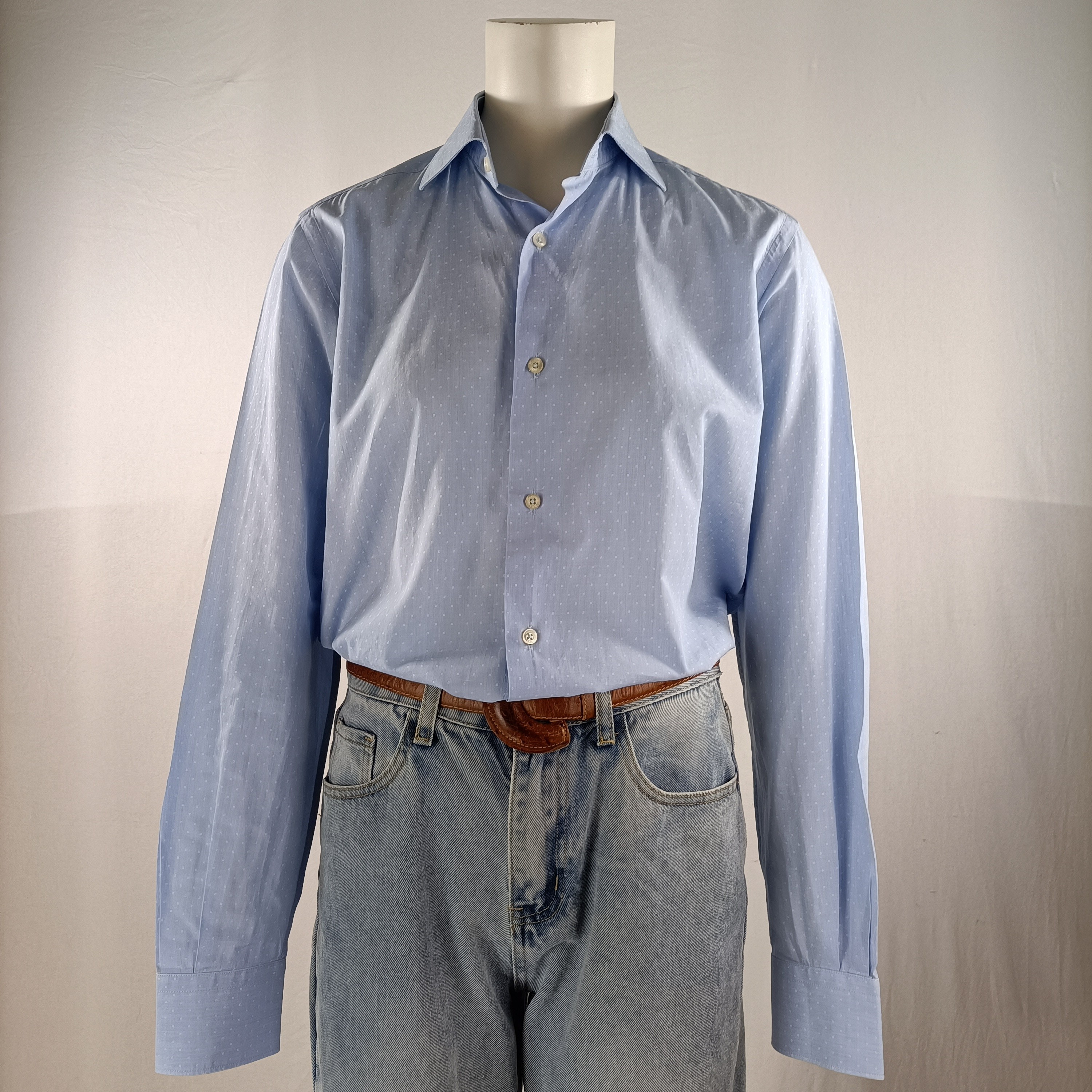 Voir photo 2 de Chemise bleue à pois blanc - Massimo Dutti - 38 Chemise bleue à pois blanc - Massimo Dutti - 38 Bon état reconditionné photo 2