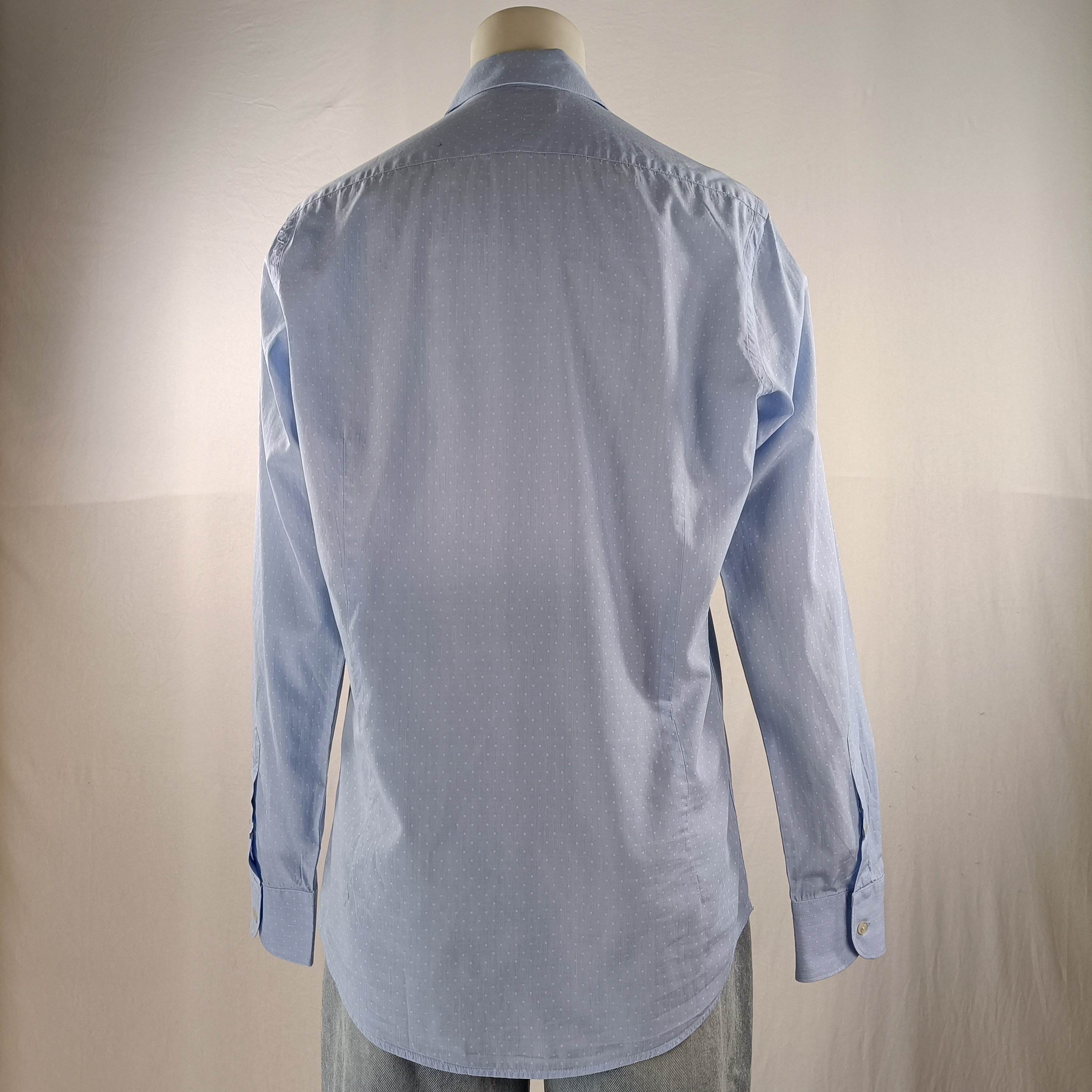 Voir photo 5 de Chemise bleue à pois blanc - Massimo Dutti - 38 Chemise bleue à pois blanc - Massimo Dutti - 38 Bon état reconditionné photo 5