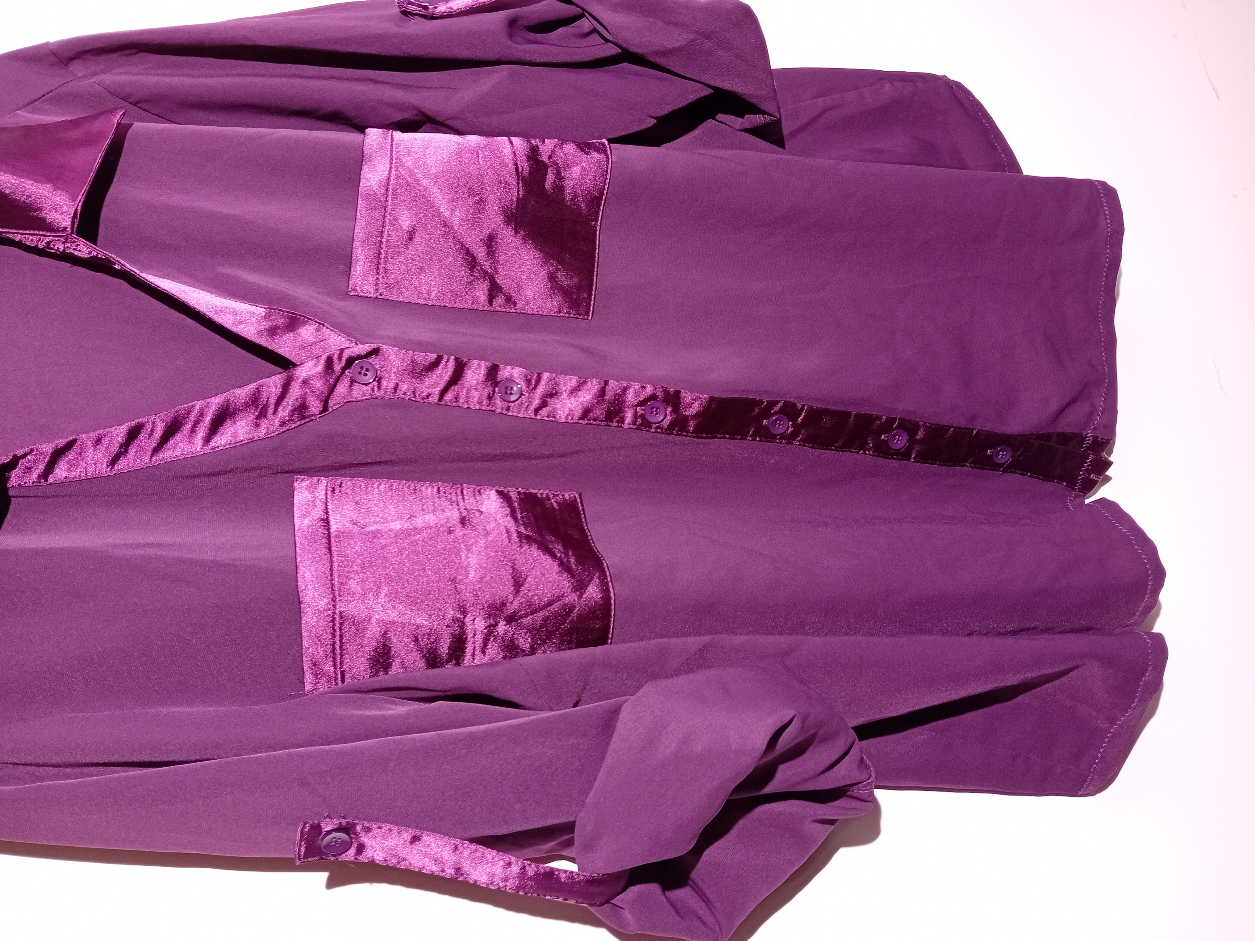 Voir photo 4 de Chemise Blouse Fluide Violette Satin Détails Poches Xl/42/14 (T4746) Chemise Blouse Fluide Violette Satin Détails Poches Xl/42/14 (T4746) Bon état reconditionné photo 4