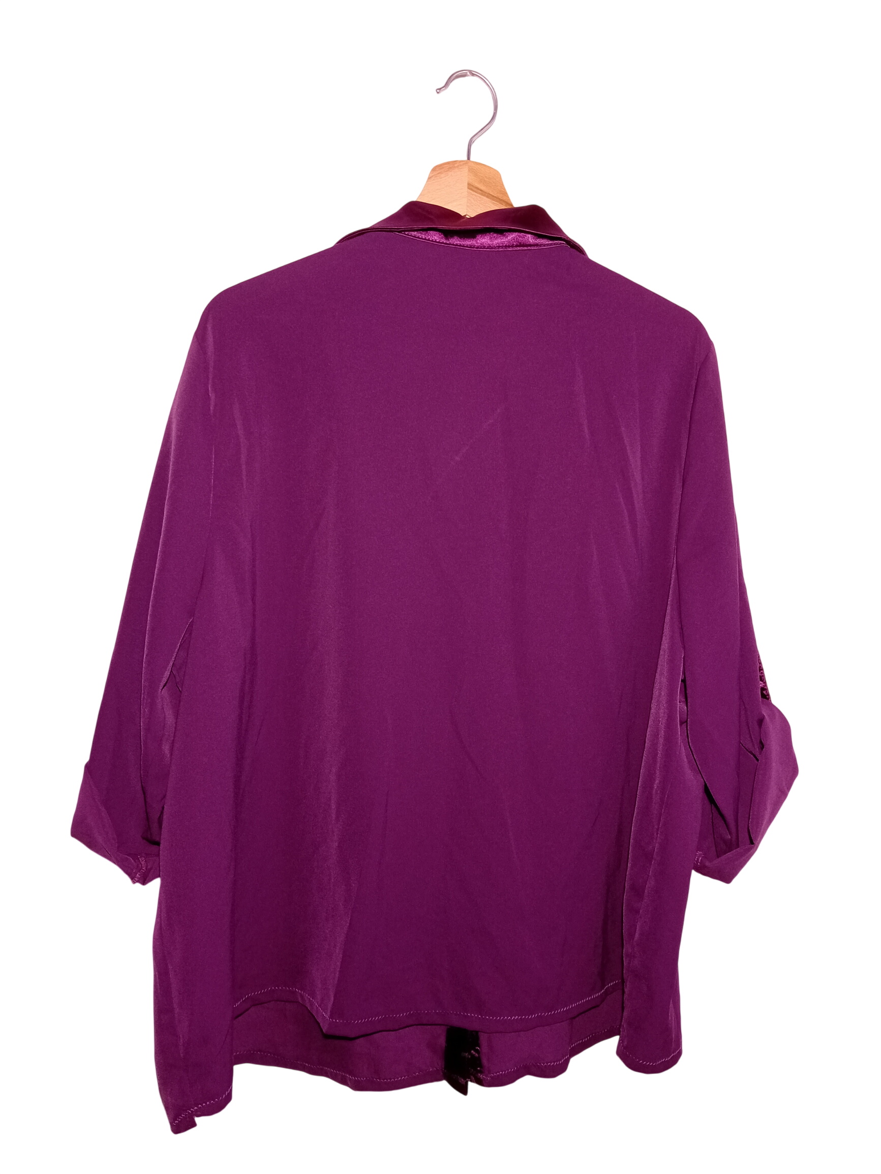 Acheter Chemise Blouse Fluide Violette Satin Détails Poches Xl/42/14 (T4746) Bon état - 10,00 € Chemise Blouse Fluide Violette Satin Détails Poches Xl/42/14 (T4746) Bon état reconditionné disponible sur Label Emmaüs