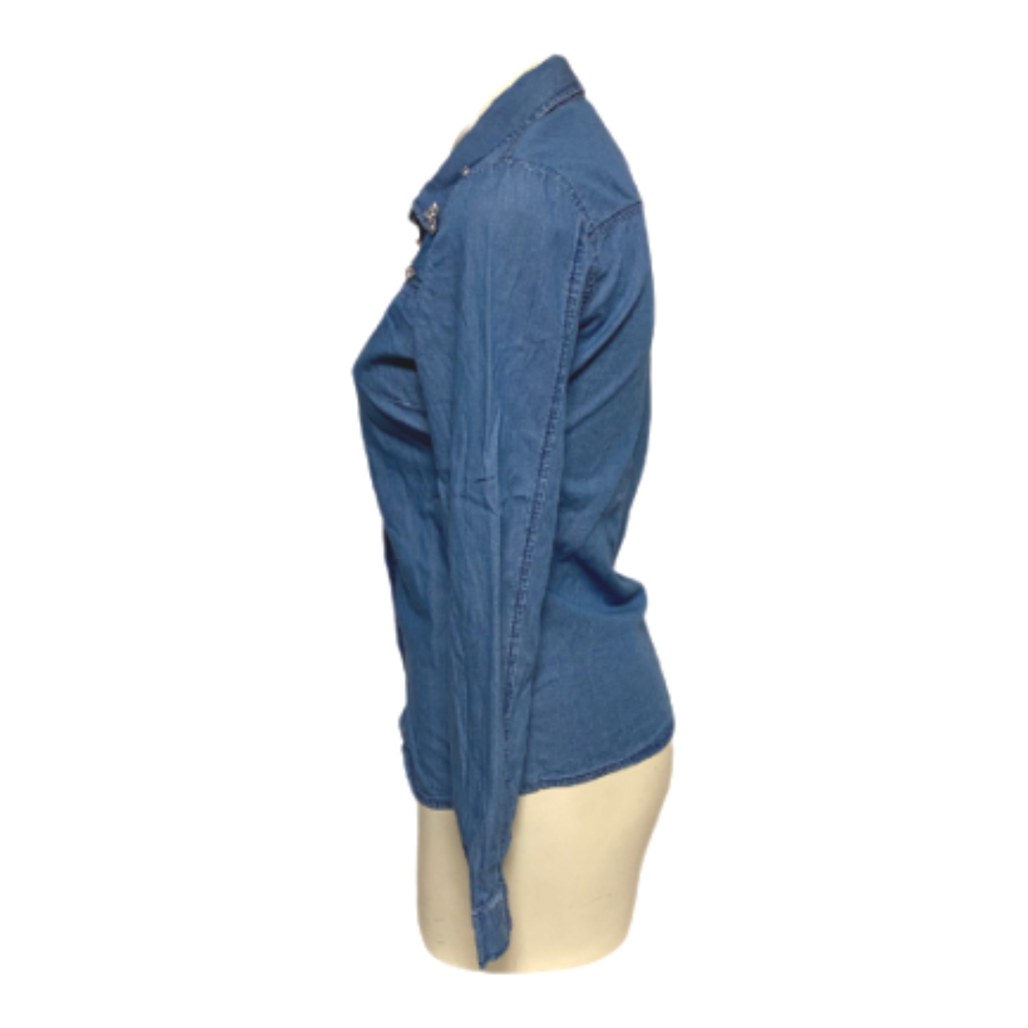 Voir photo 2 de Chemise en jean bleue pour femme - Naf Naf - 38 Chemise en jean bleue pour femme - Naf Naf - 38 Très bon état reconditionné photo 2