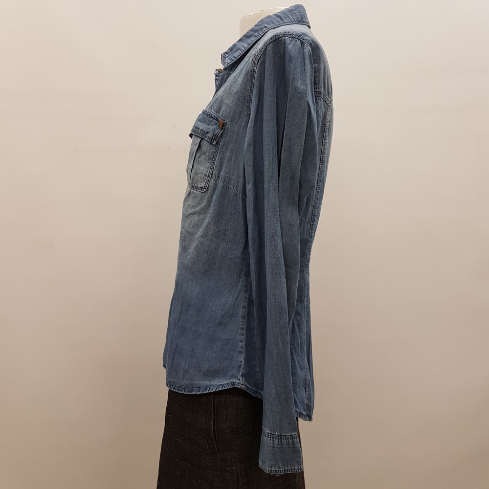 Voir photo 2 de Chemise en Jean délavé - PROMOD - Taille 40 Chemise en Jean délavé - PROMOD - Taille 40 Très bon état reconditionné photo 2