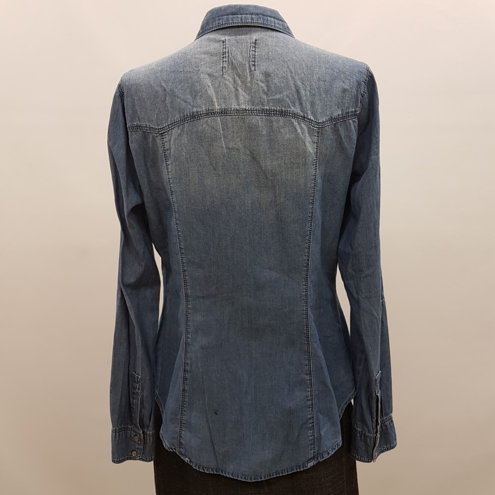 Voir photo 3 de Chemise en Jean délavé - PROMOD - Taille 40 Chemise en Jean délavé - PROMOD - Taille 40 Très bon état reconditionné photo 3