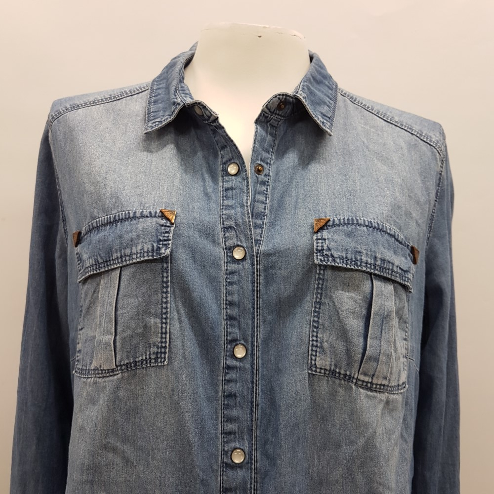 Voir photo 5 de Chemise en Jean délavé - PROMOD - Taille 40 Chemise en Jean délavé - PROMOD - Taille 40 Très bon état reconditionné photo 5