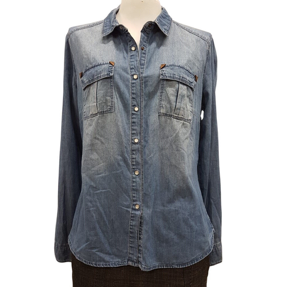 Acheter Chemise en Jean délavé - PROMOD - Taille 40 Très bon état - 11,00 € Chemise en Jean délavé - PROMOD - Taille 40 Très bon état reconditionné disponible sur Label Emmaüs