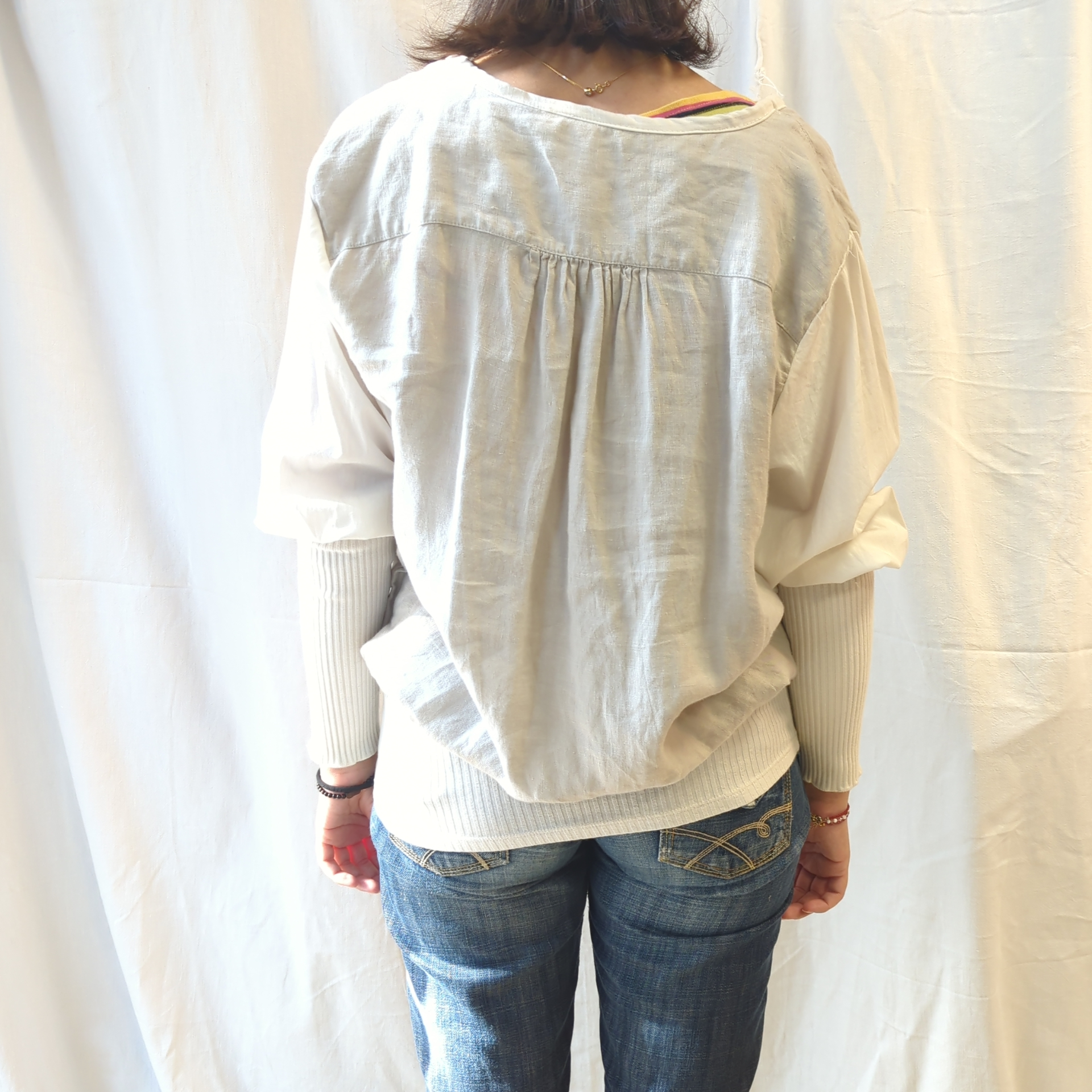 Voir photo 7 de Chemise en Lin de créatrice - Collection Upcyclée CartouCirc Chemise en Lin de créatrice - Collection Upcyclée CartouCirc Parfait état reconditionné photo 7
