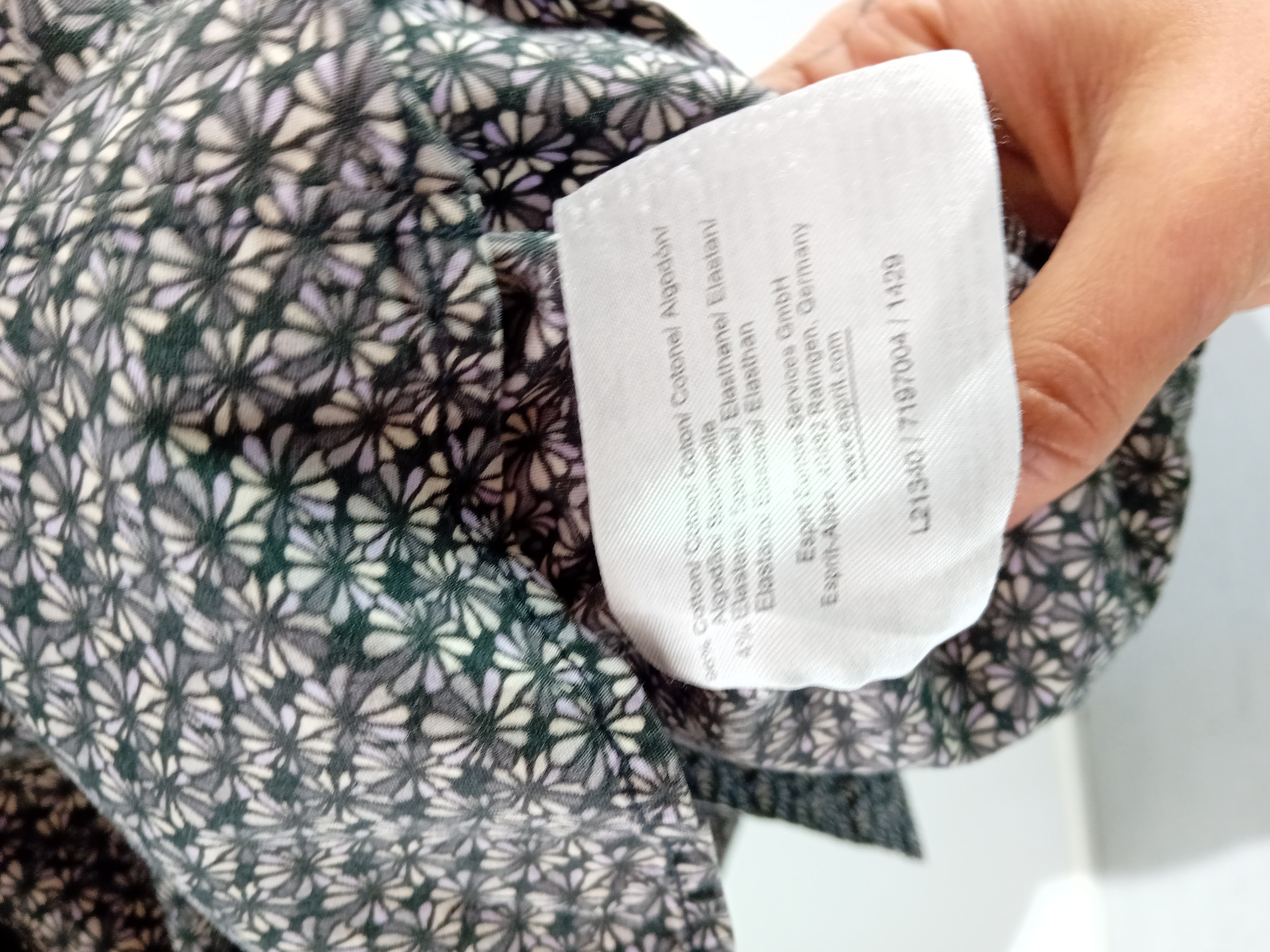 Voir photo 5 de Chemise Esprit M Motifs Floraux Noire Manches Longues (T5192) Chemise Esprit M Motifs Floraux Noire Manches Longues (T5192) Très bon état reconditionné photo 5