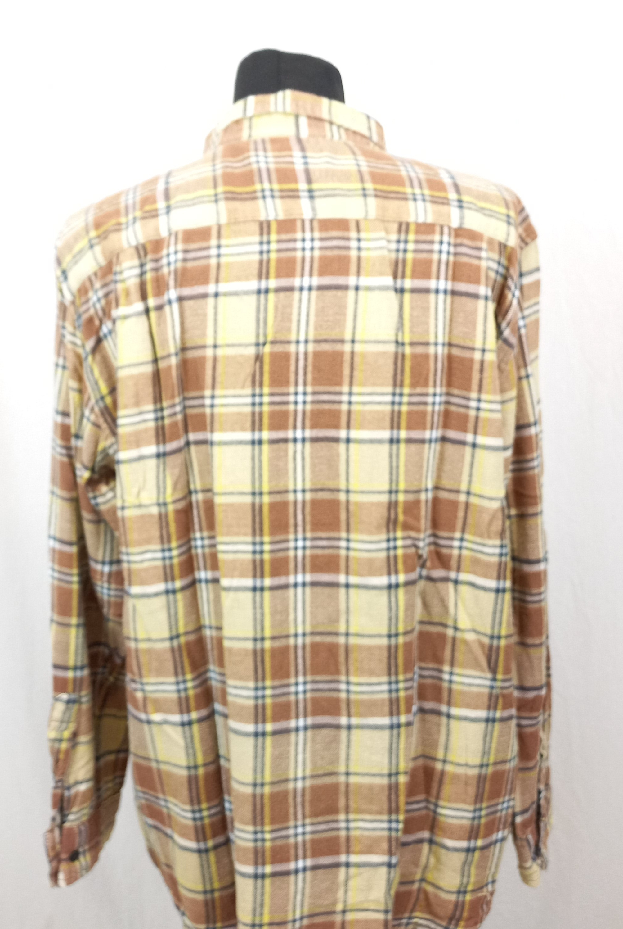 Voir photo 3 de Chemise H à carreau marron beige noir, jaune "fashion l'homme moderne T43/44 Chemise H à carreau marron beige noir, jaune "fashion l'homme moderne T43/44 Très bon état reconditionné photo 3