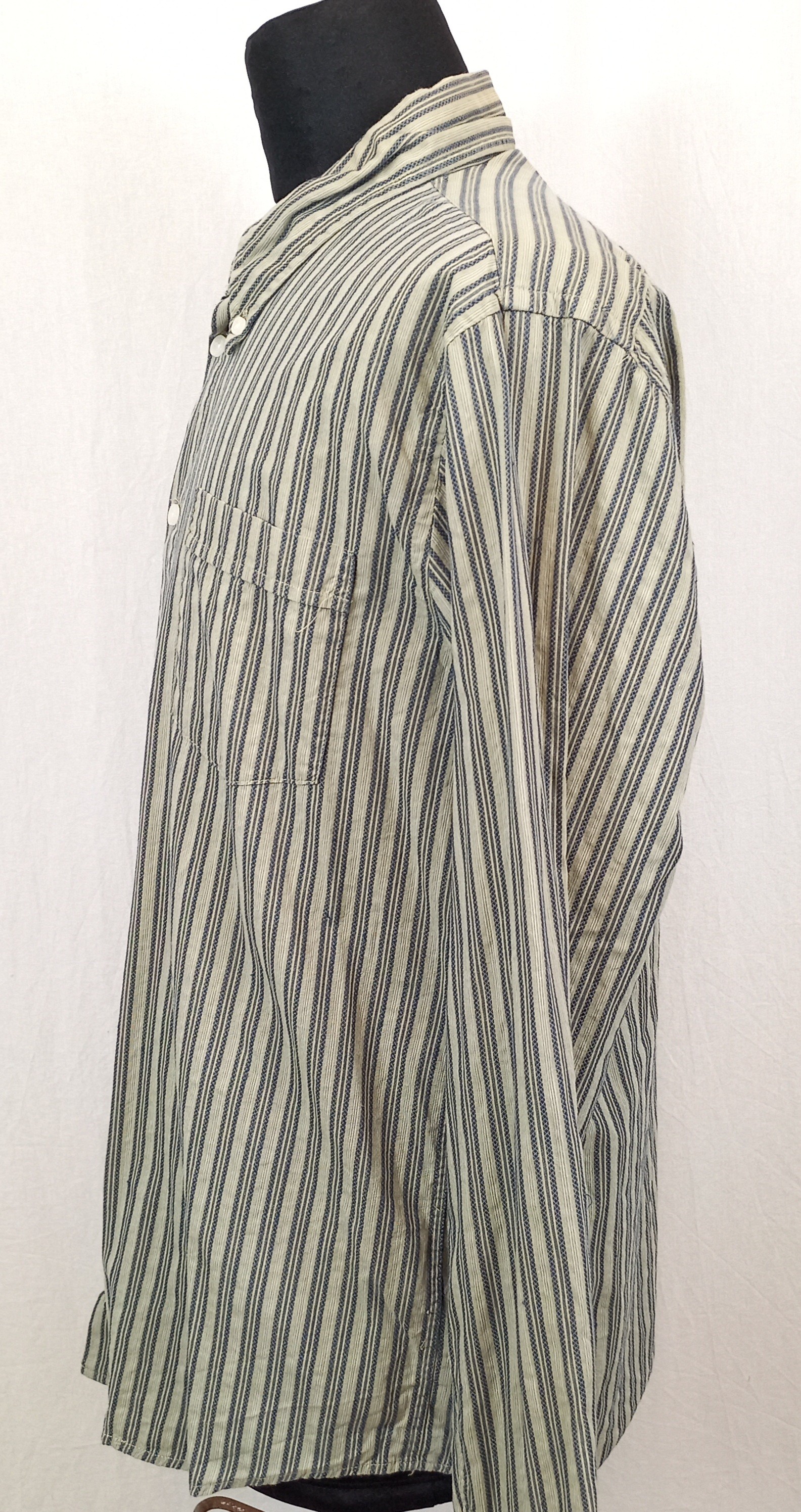 Voir photo 2 de Chemise H TXL "Lee Cooper" verte rayé bleu poche sur le devant Chemise H TXL "Lee Cooper" verte rayé bleu poche sur le devant Très bon état reconditionné photo 2
