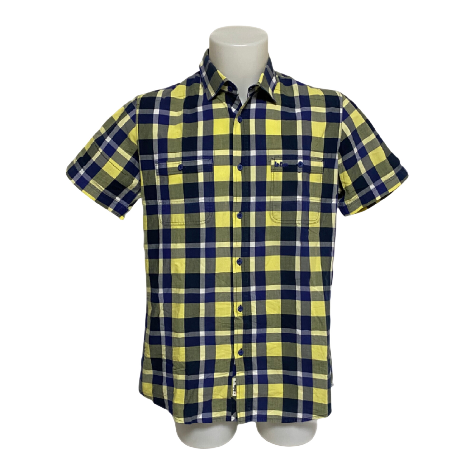 Acheter Chemise Homme à Manches Courtes - LEE COOPER - L Très bon état - 11,00 € Chemise Homme à Manches Courtes - LEE COOPER - L Très bon état reconditionné disponible sur Label Emmaüs