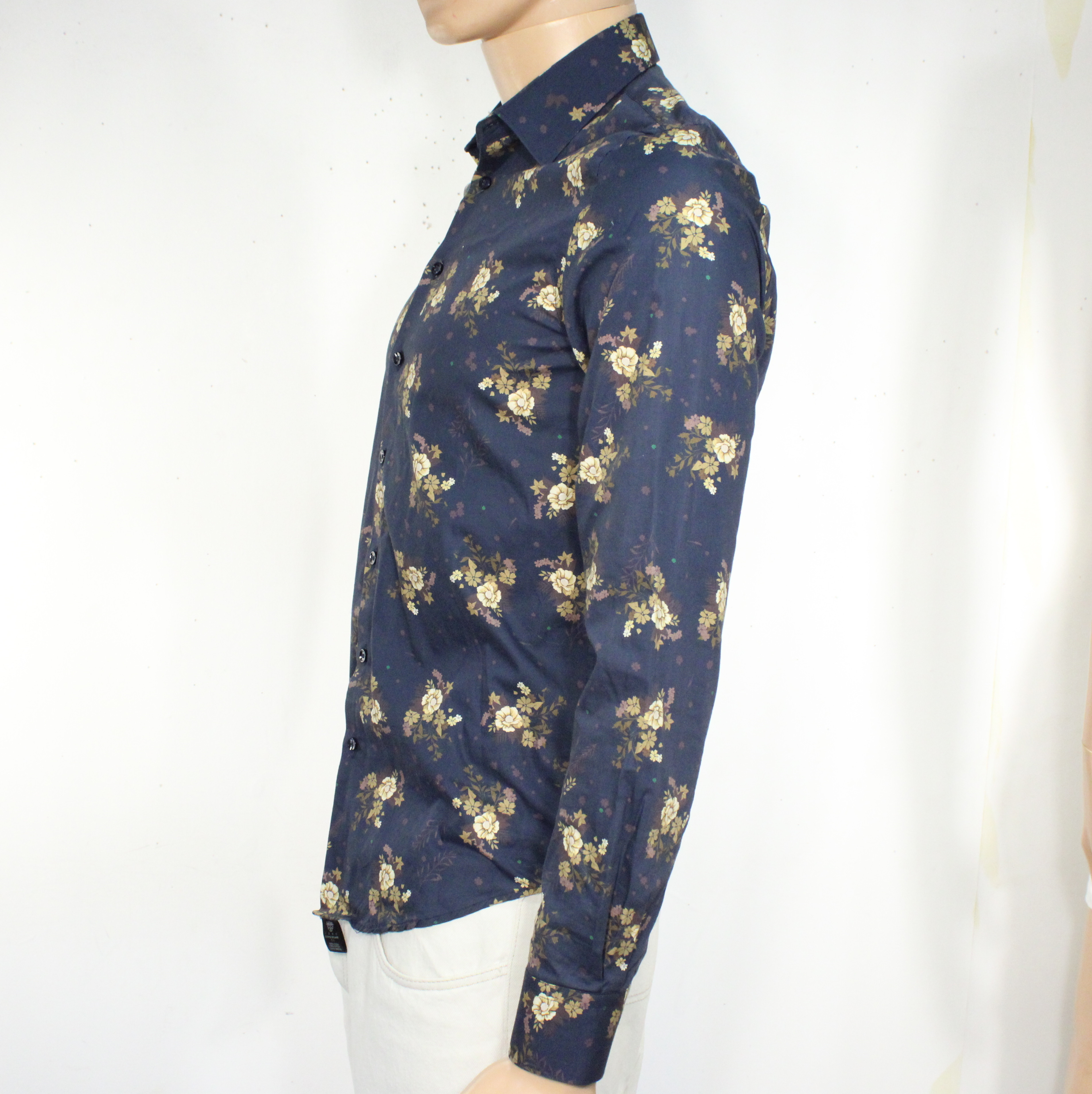 Voir photo 3 de Chemise Homme Bleu Marine IZAC Taille XS Chemise Homme Bleu Marine IZAC Taille XS Très bon état reconditionné photo 3