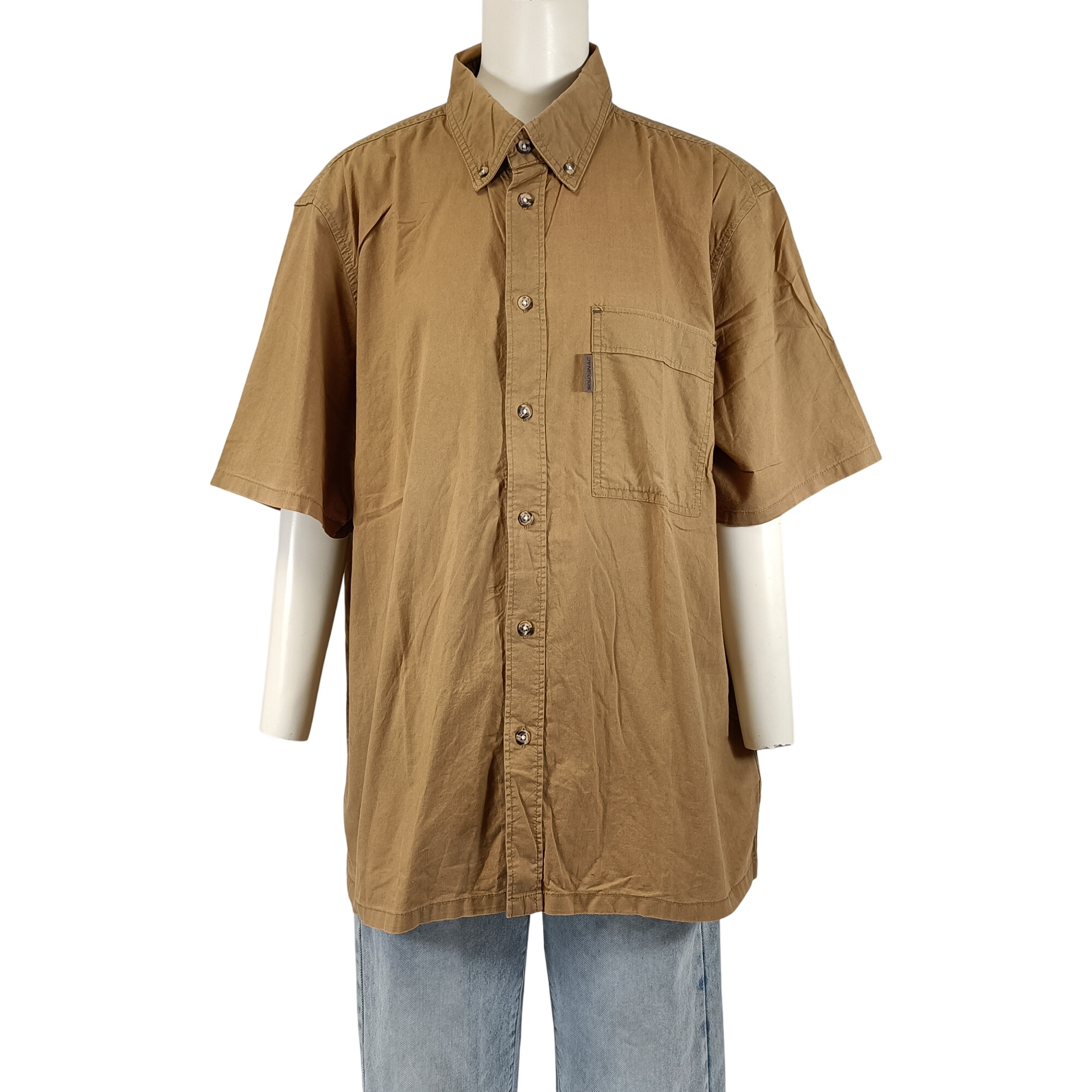 Chemise homme camel Solognac coton manches courtes grande taille Parfait état - 16,00 € Chemise homme camel Solognac coton manches courtes grande taille Parfait état reconditionné disponible sur Label Emmaüs