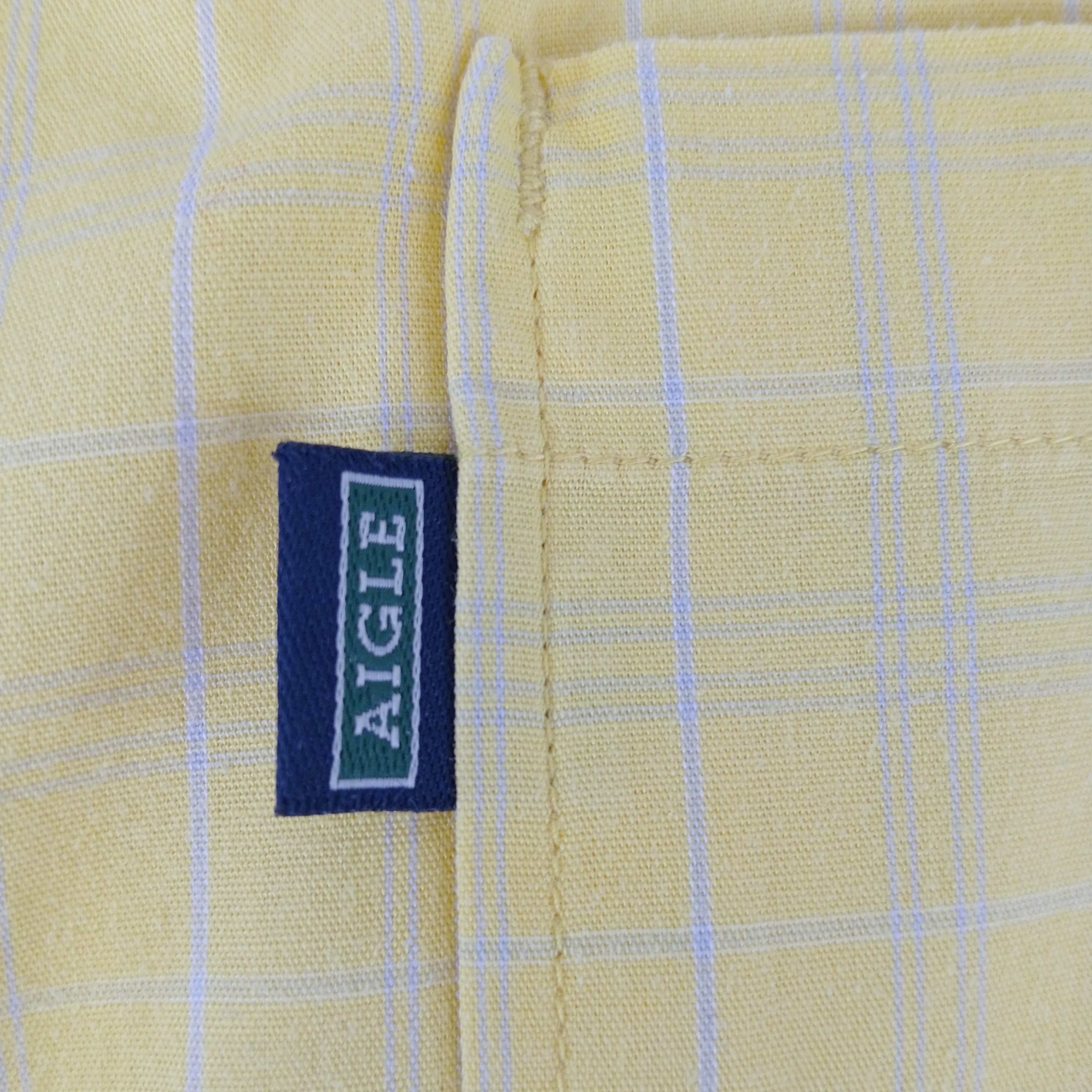 Voir photo 6 de Chemise - homme - marque Aigle - manches courtes - carreaux - couleur jaune - taille S (38) Chemise - homme - marque Aigle - manches courtes - carreaux - couleur jaune - taille S (38) Très bon état reconditionné photo 6