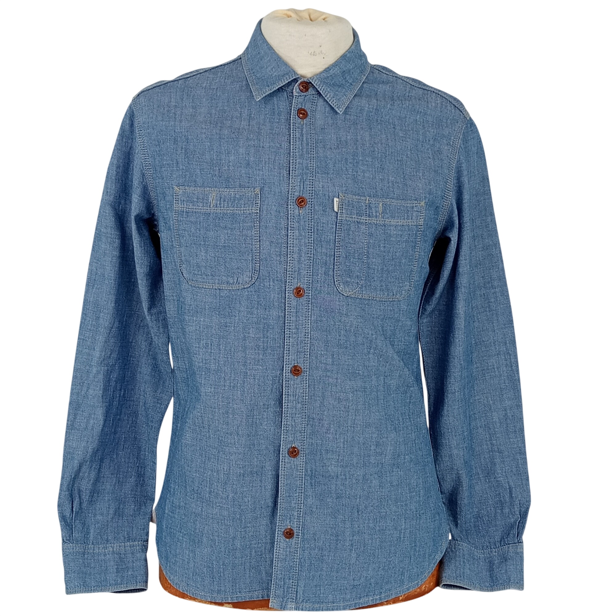 Acheter Chemise - homme - marque Aigle - manches courtes - couleur bleu clair - taille M (40) Très bon état - 13,86 € Chemise - homme - marque Aigle - manches courtes - couleur bleu clair - taille M (40) Très bon état reconditionné disponible sur Label Emmaüs